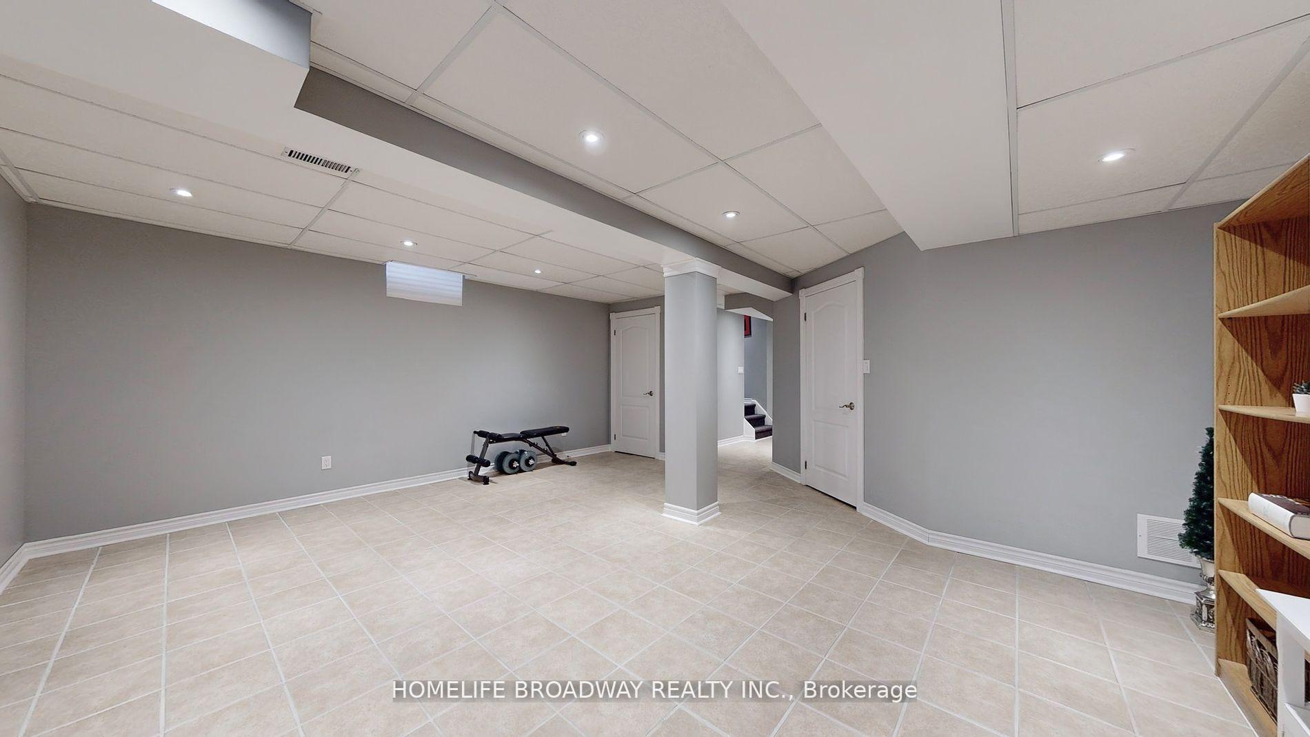 Photo 35 of 31 Corkwood Crescent, Vaughan, Maple — HOMEH