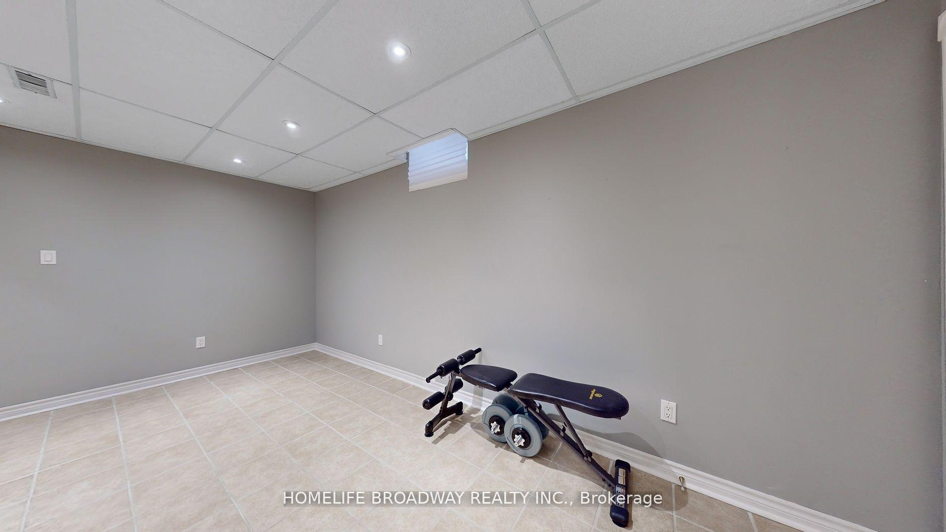 Photo 36 of 31 Corkwood Crescent, Vaughan, Maple — HOMEH