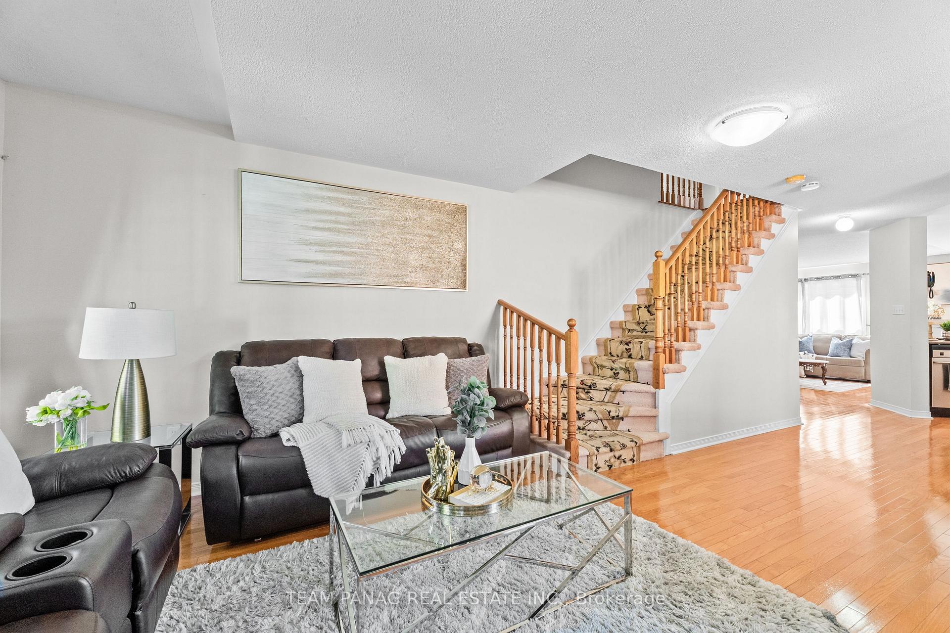 Photo 4 of 80 Saintsbury Crescent, Brampton, Sandringham-Wellington — HOMEH