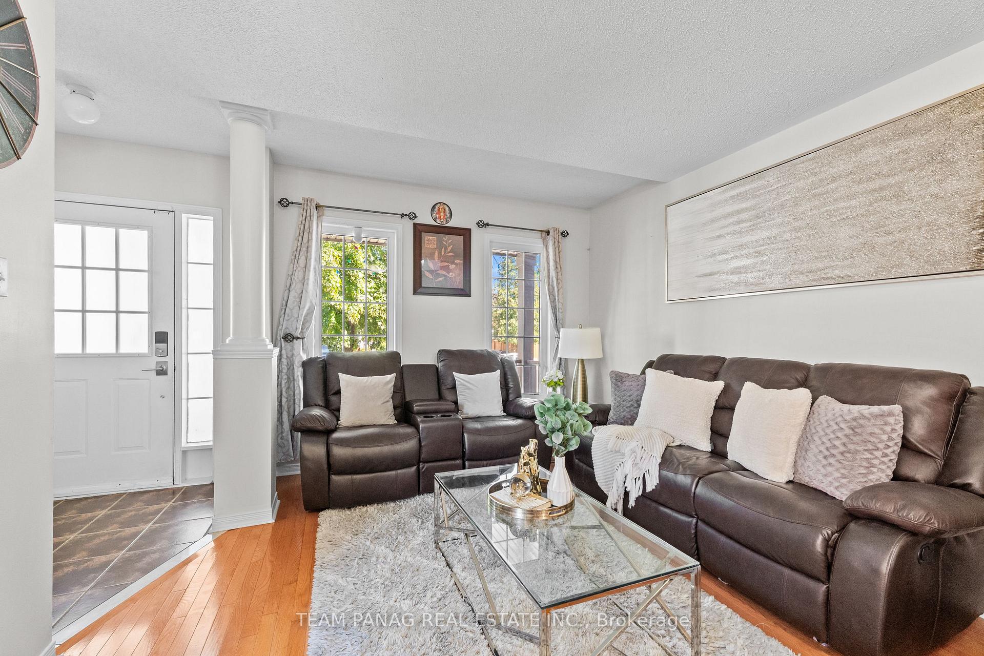 Photo 5 of 80 Saintsbury Crescent, Brampton, Sandringham-Wellington — HOMEH