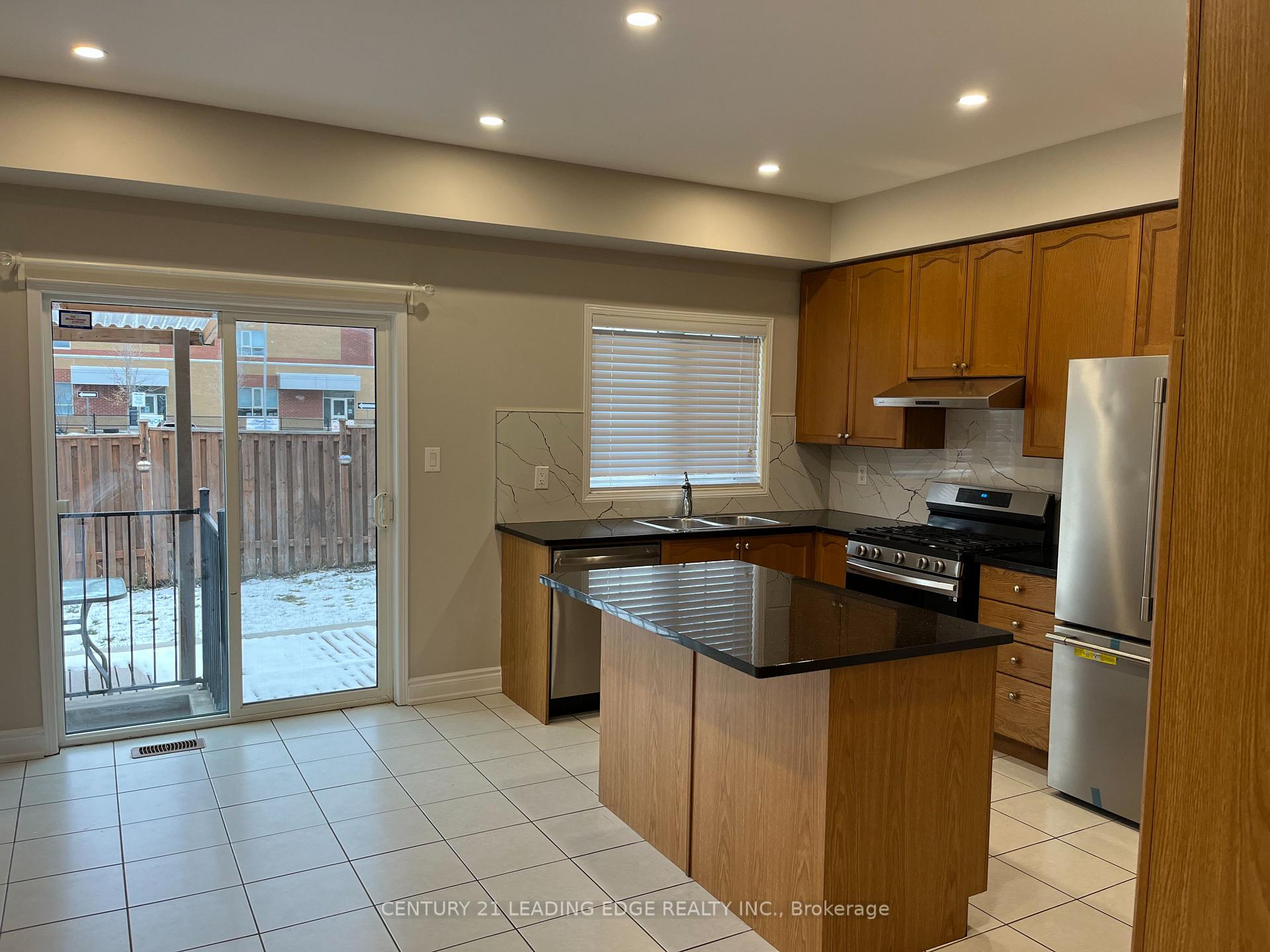 Photo 7 of Unit Main & Upper, 12 Owens Road, Brampton, Credit Valley — HOMEH