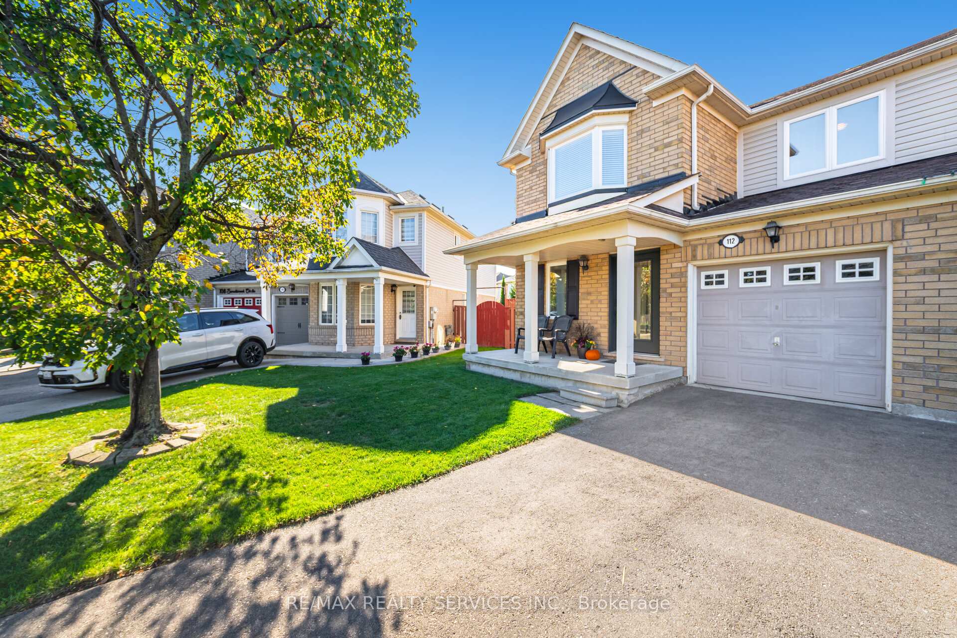 Photo 5 of 112 Sweetwood Circle, Brampton, Fletcher's Meadow — HOMEH