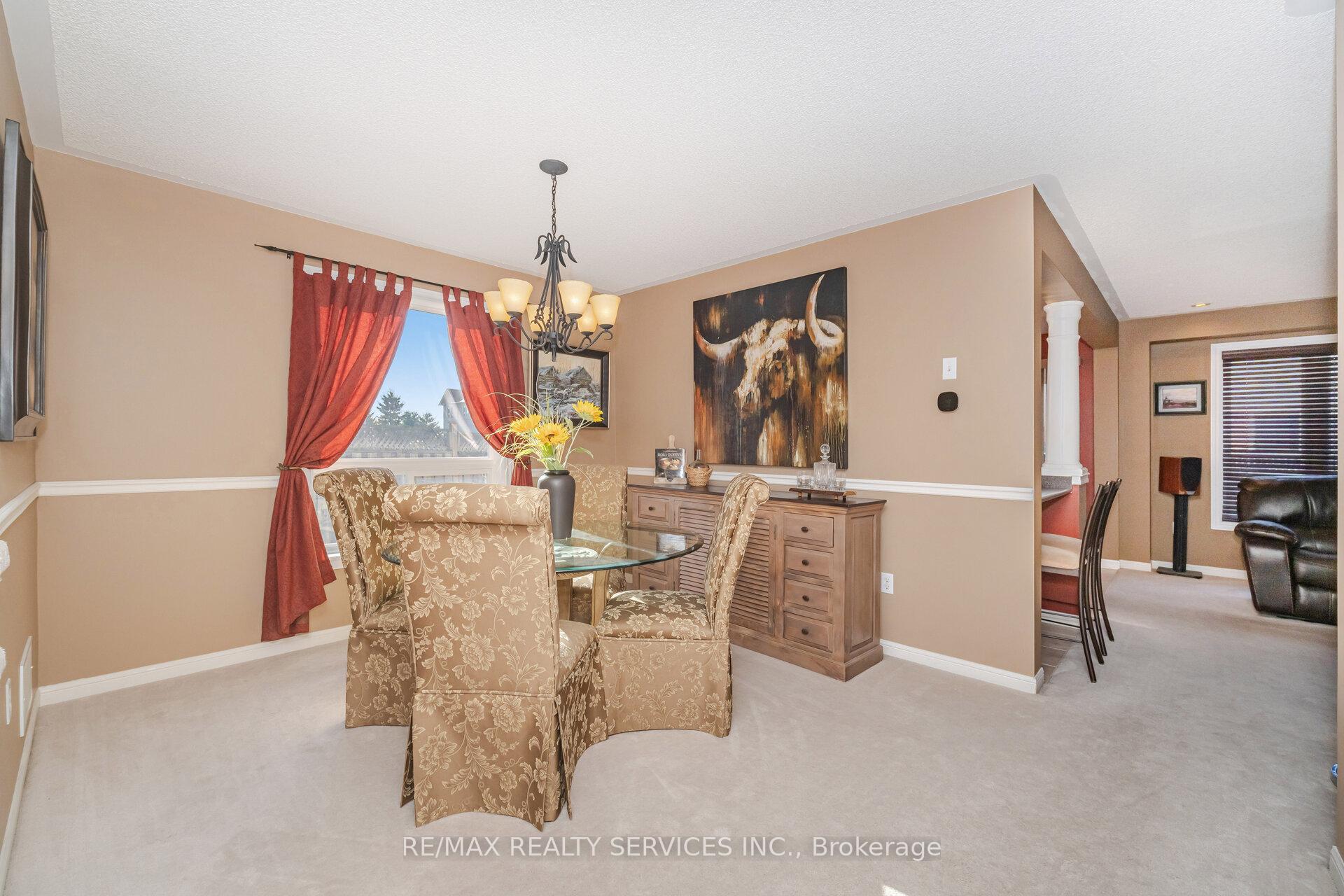 Photo 10 of 112 Sweetwood Circle, Brampton, Fletcher's Meadow — HOMEH