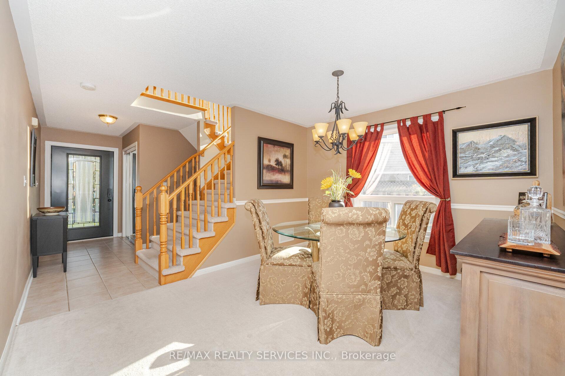 Photo 12 of 112 Sweetwood Circle, Brampton, Fletcher's Meadow — HOMEH