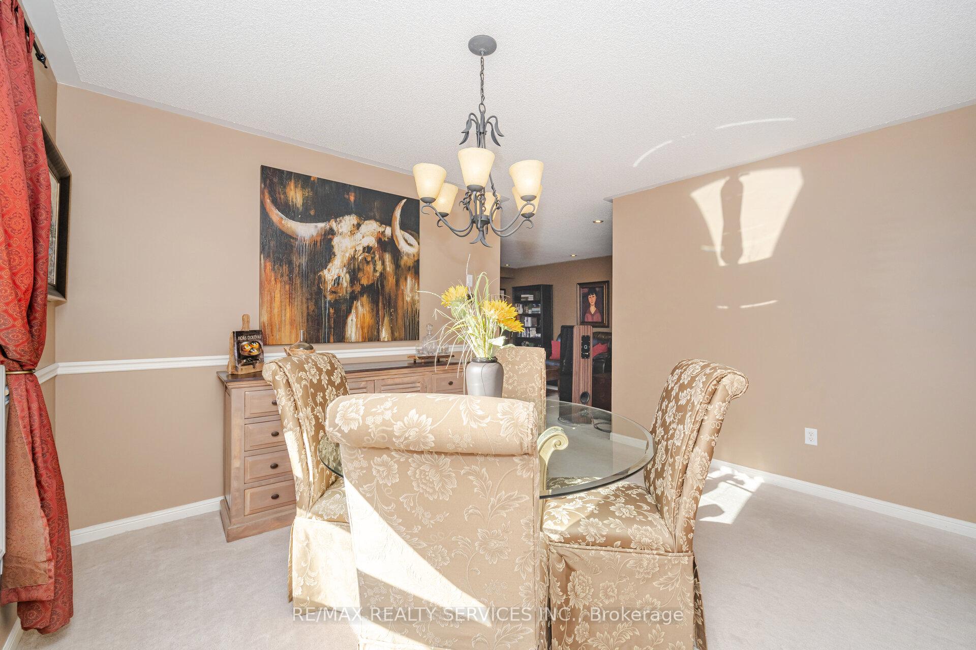 Photo 13 of 112 Sweetwood Circle, Brampton, Fletcher's Meadow — HOMEH