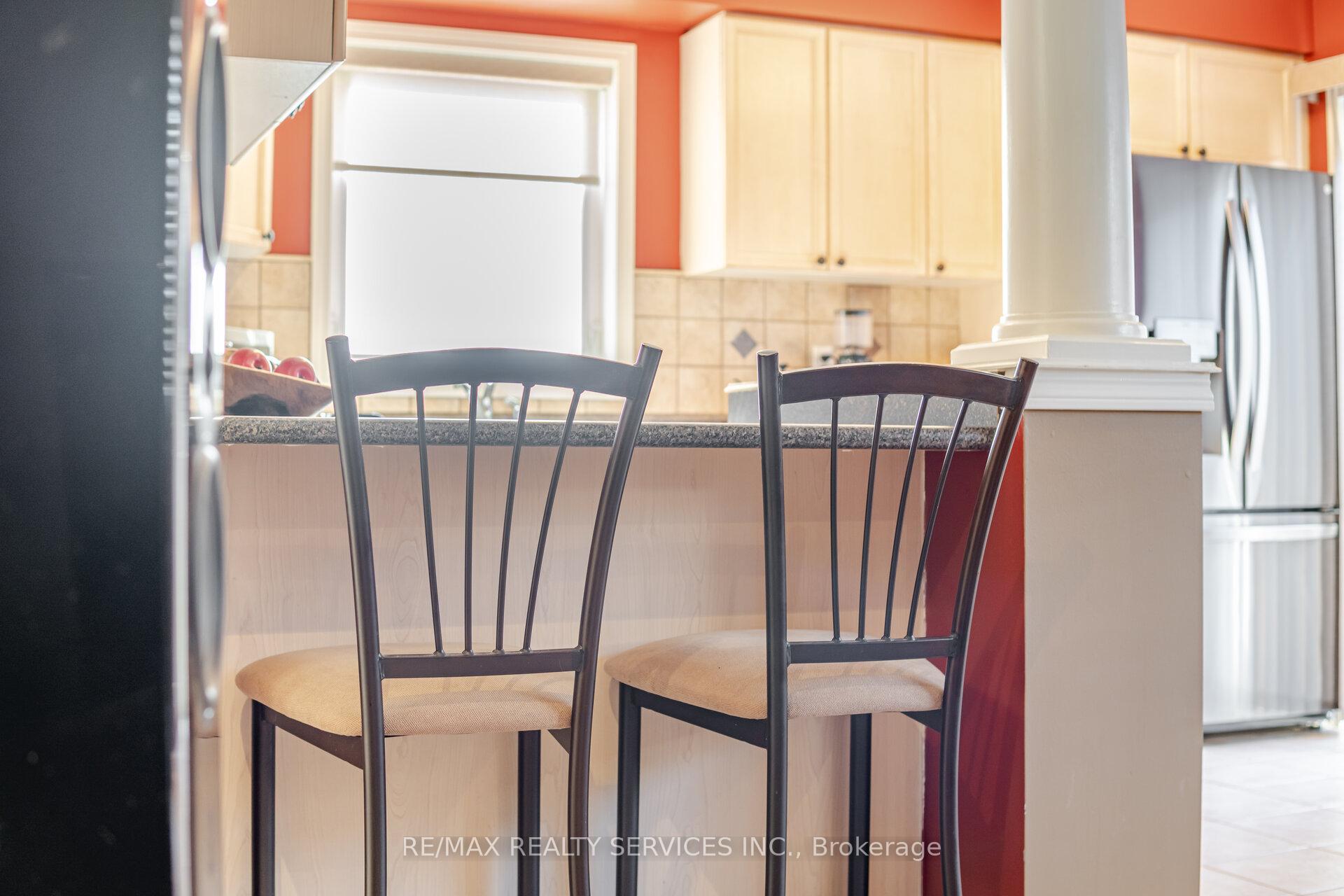 Photo 19 of 112 Sweetwood Circle, Brampton, Fletcher's Meadow — HOMEH