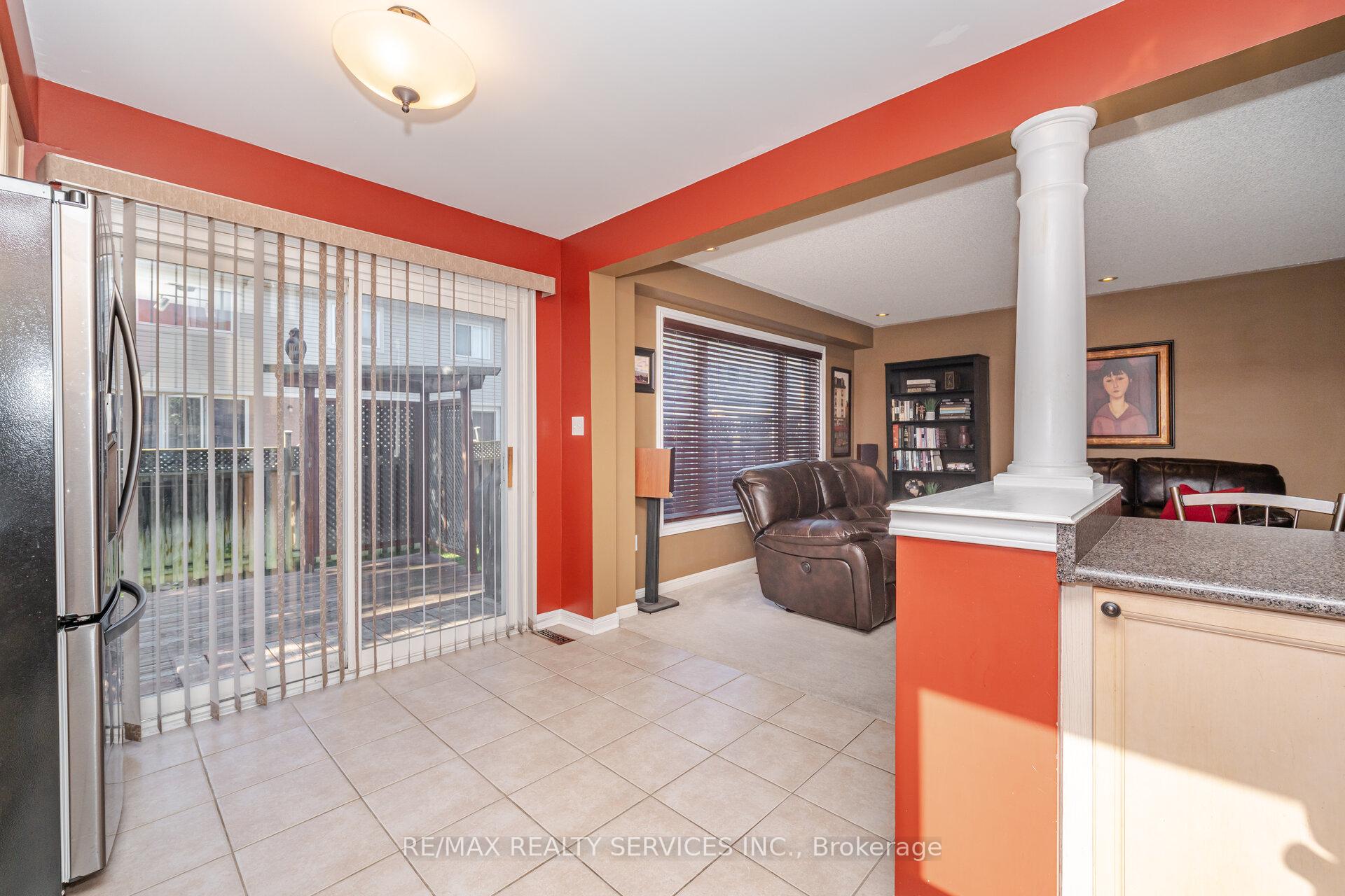 Photo 24 of 112 Sweetwood Circle, Brampton, Fletcher's Meadow — HOMEH
