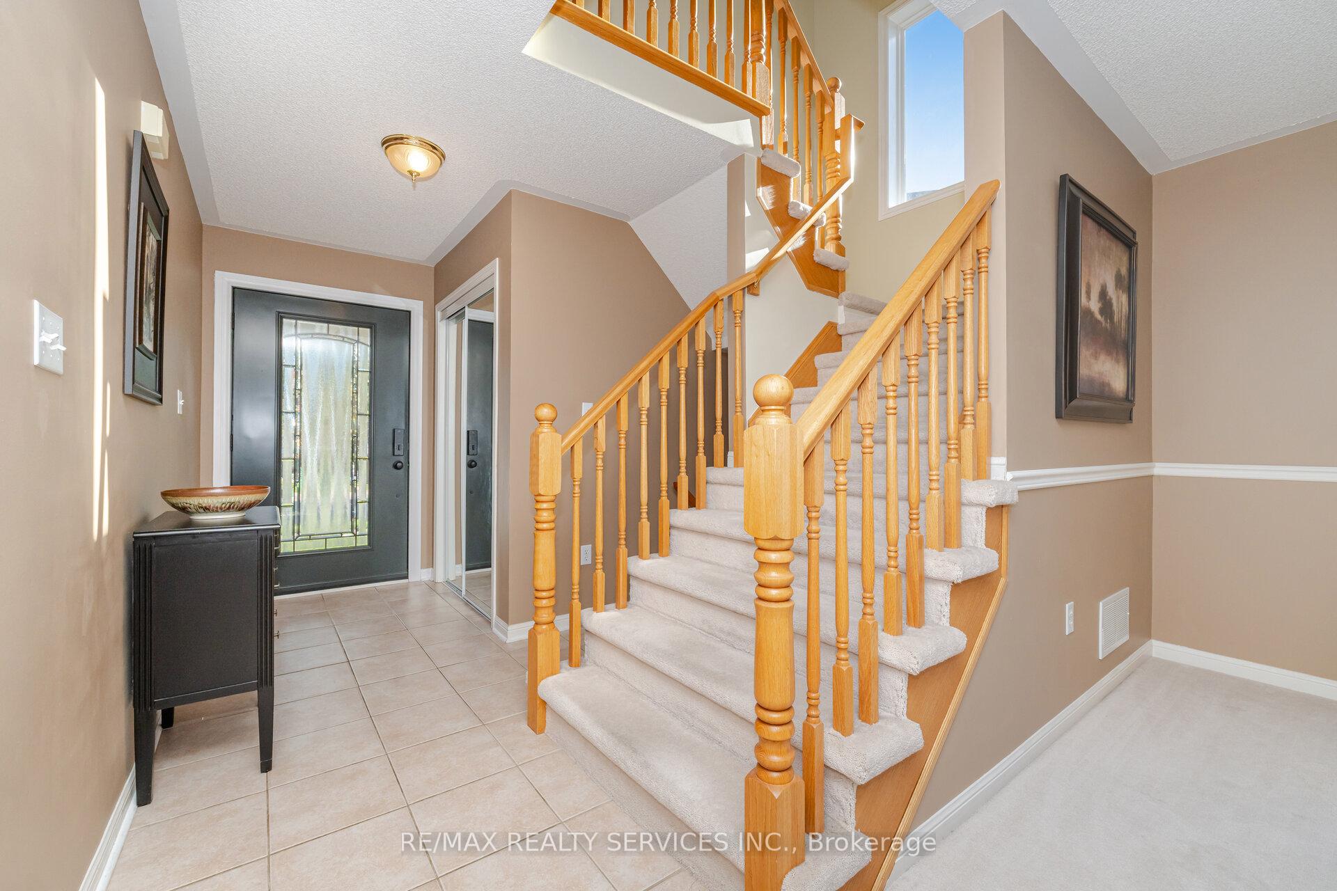 Photo 26 of 112 Sweetwood Circle, Brampton, Fletcher's Meadow — HOMEH