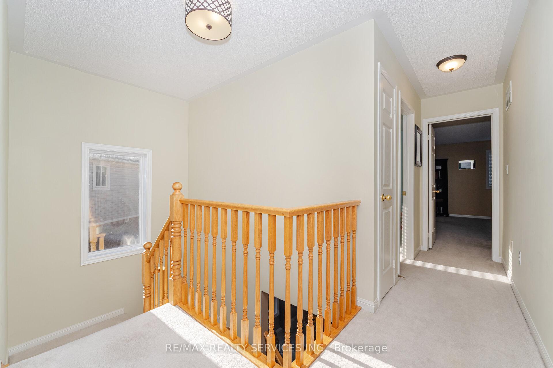 Photo 27 of 112 Sweetwood Circle, Brampton, Fletcher's Meadow — HOMEH