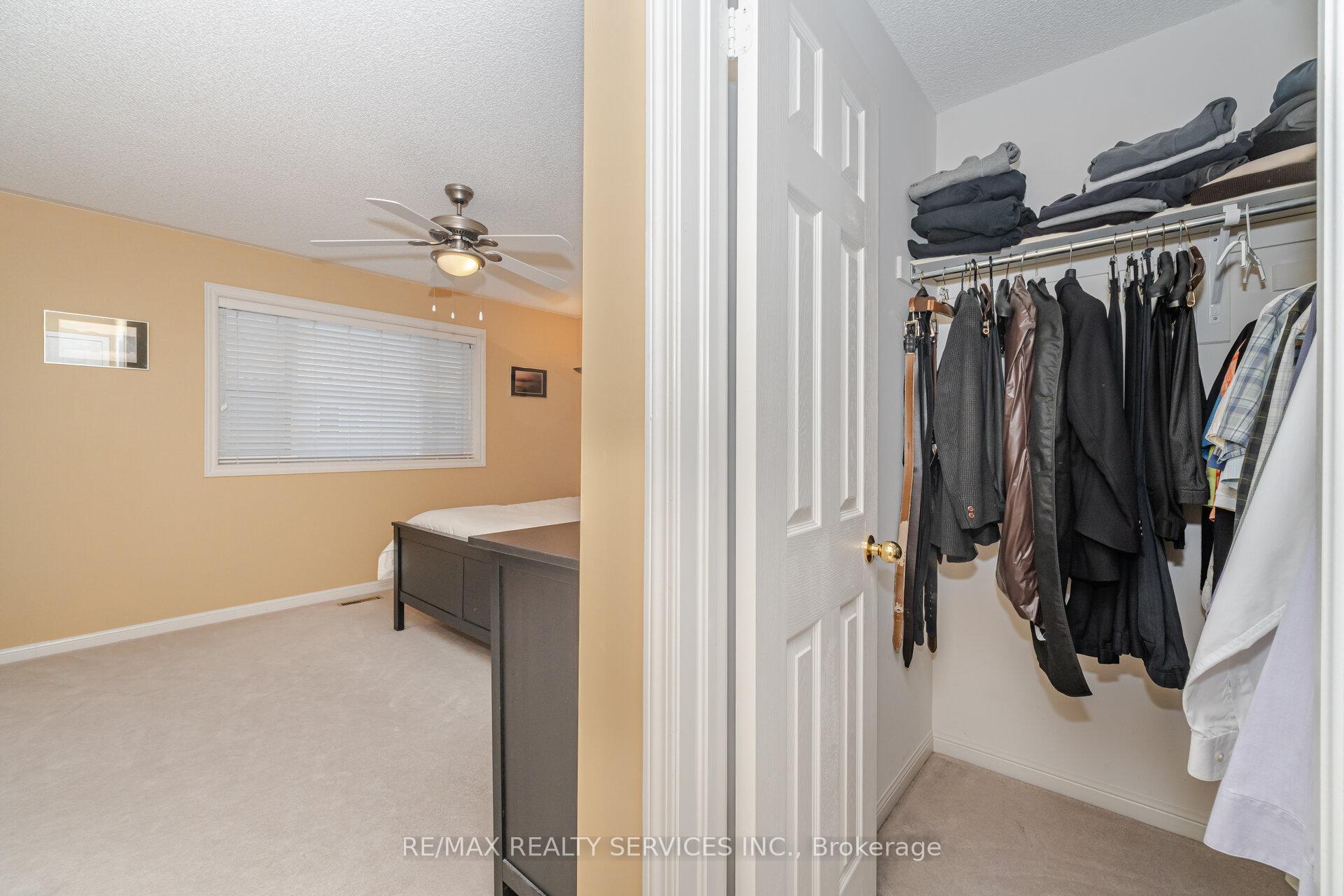 Photo 33 of 112 Sweetwood Circle, Brampton, Fletcher's Meadow — HOMEH