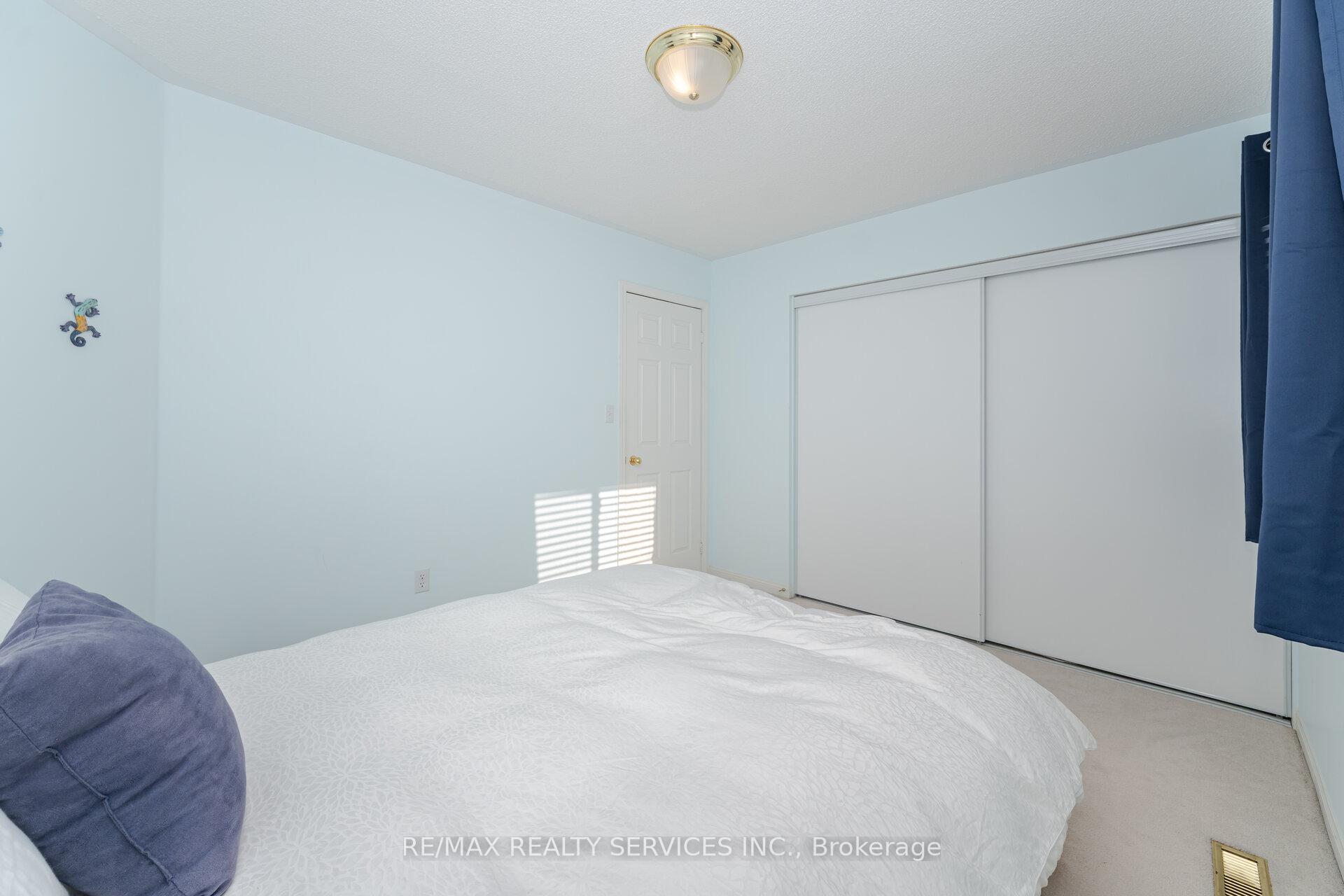 Photo 35 of 112 Sweetwood Circle, Brampton, Fletcher's Meadow — HOMEH