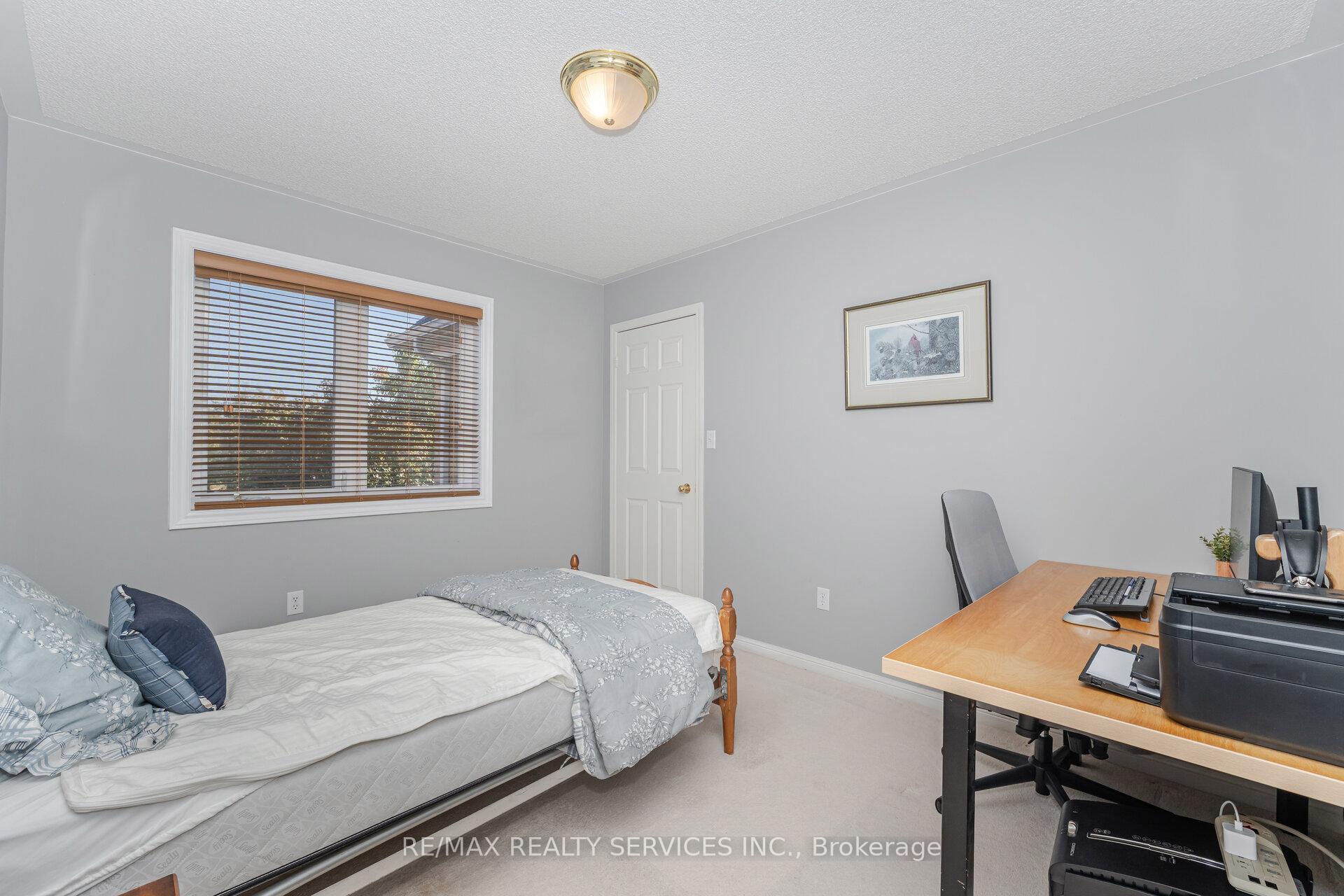 Photo 37 of 112 Sweetwood Circle, Brampton, Fletcher's Meadow — HOMEH
