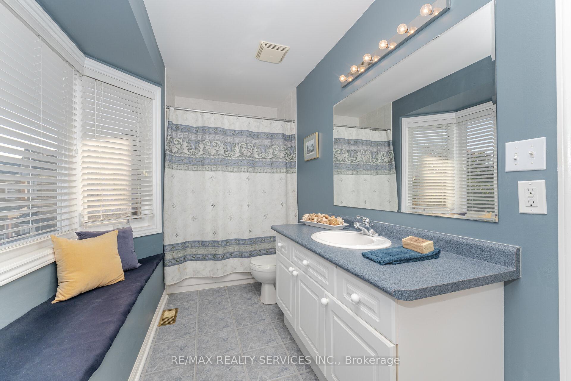 Photo 38 of 112 Sweetwood Circle, Brampton, Fletcher's Meadow — HOMEH