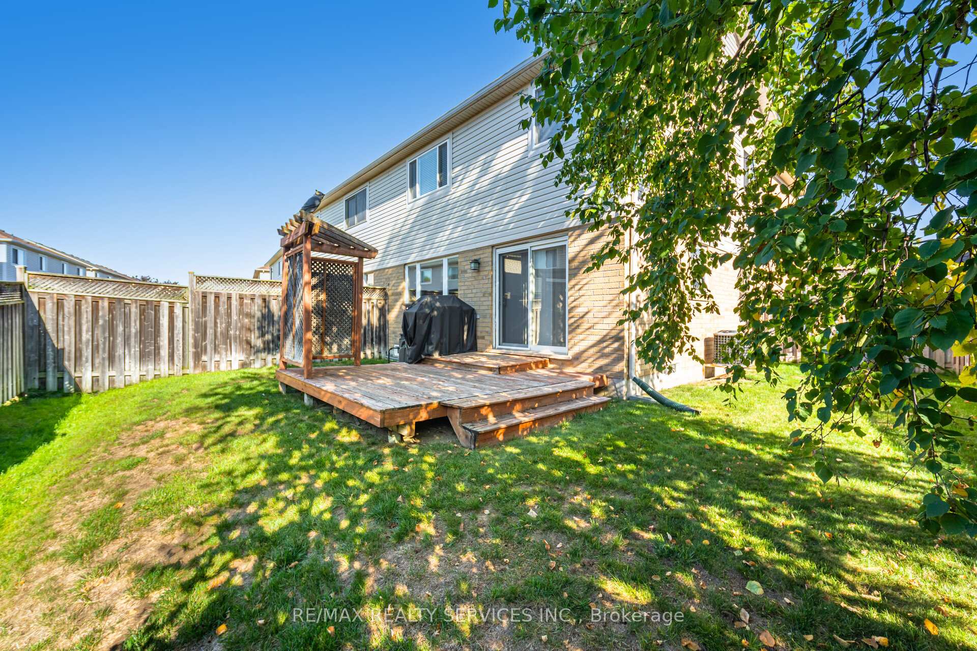 Photo 40 of 112 Sweetwood Circle, Brampton, Fletcher's Meadow — HOMEH