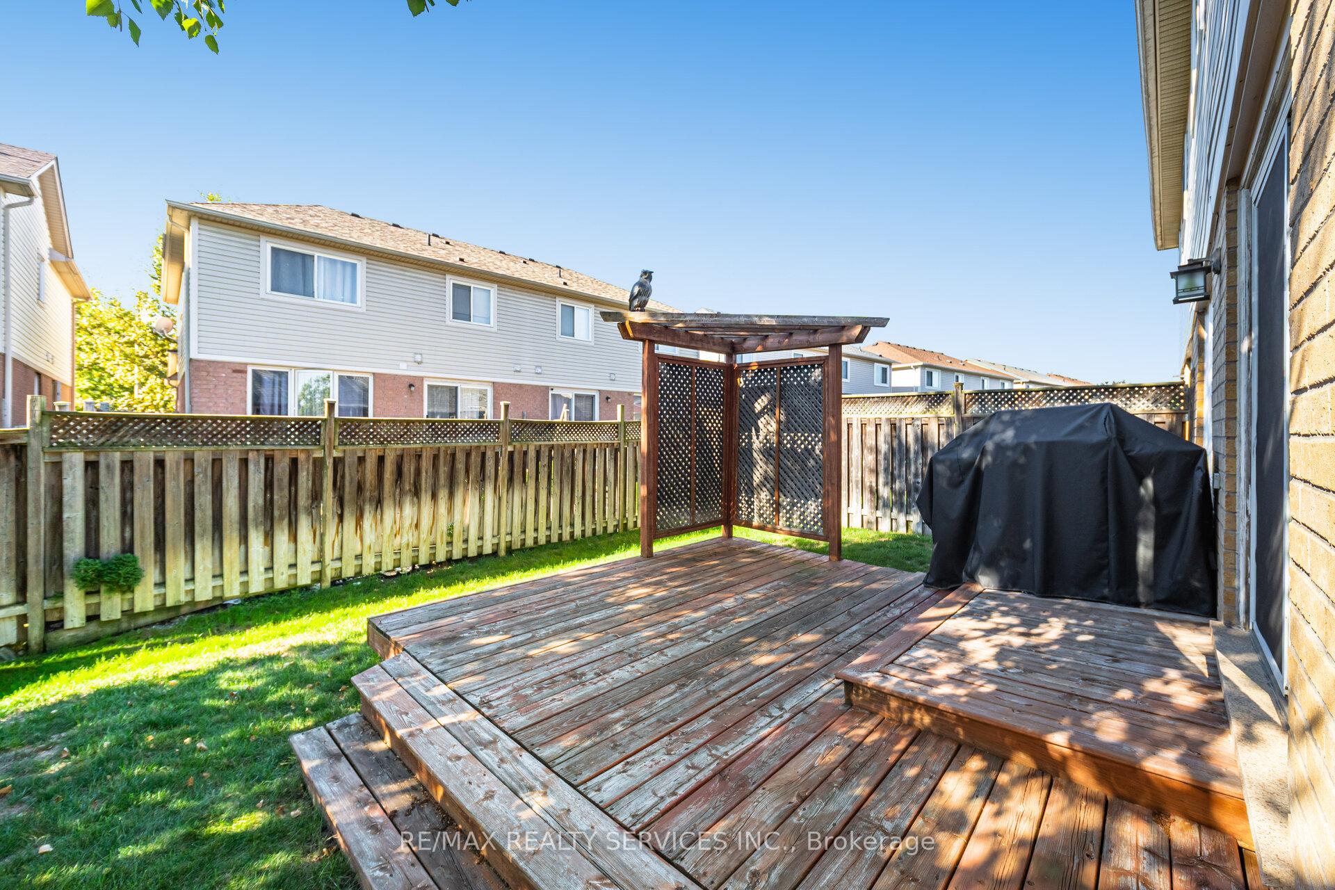 Photo 41 of 112 Sweetwood Circle, Brampton, Fletcher's Meadow — HOMEH
