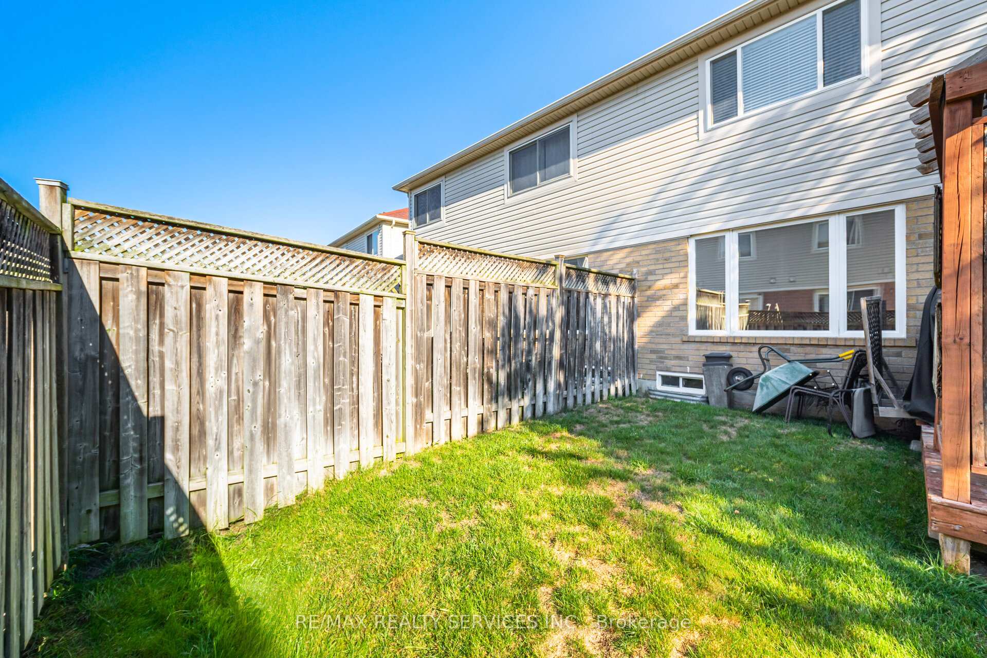 Photo 43 of 112 Sweetwood Circle, Brampton, Fletcher's Meadow — HOMEH