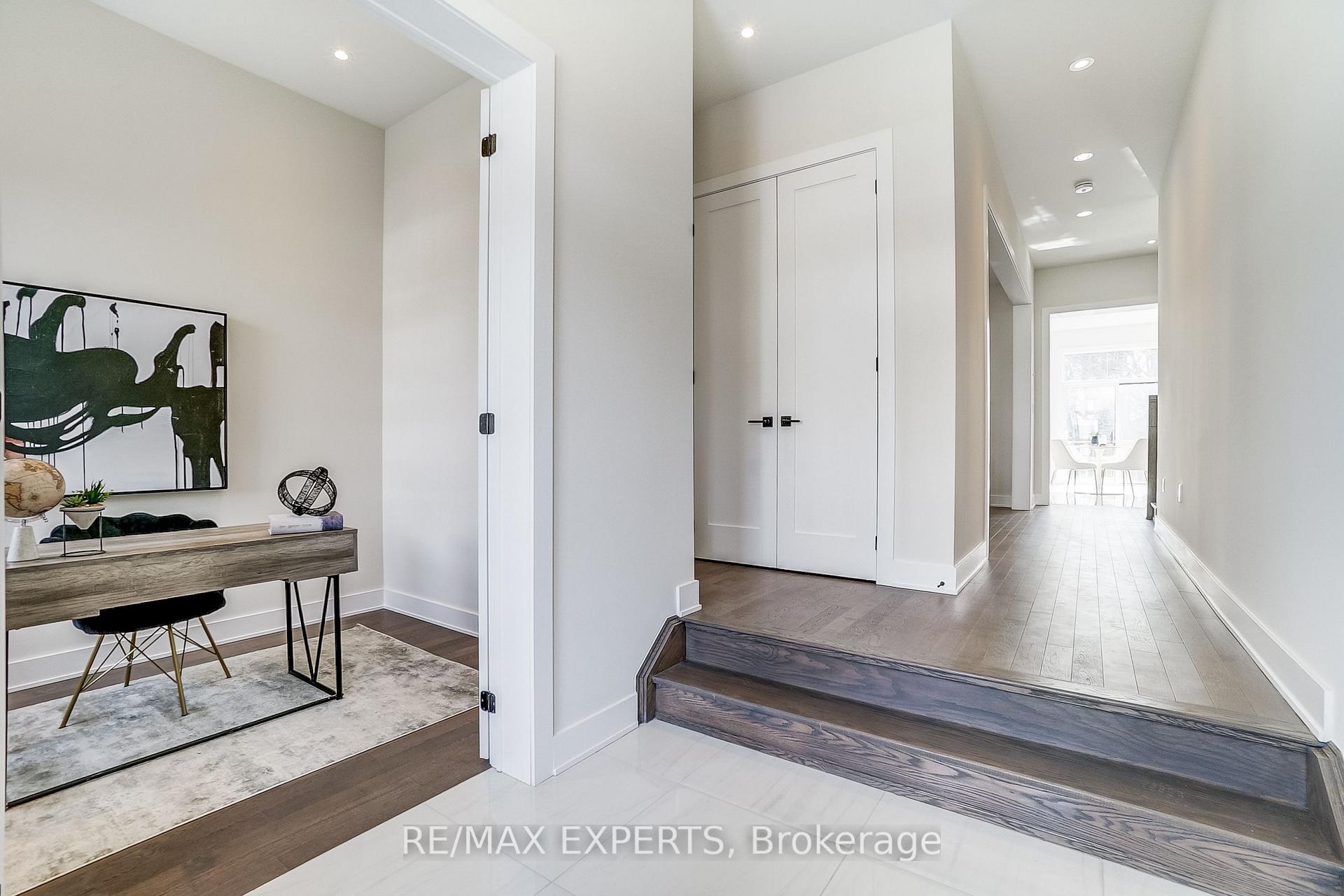 Photo 2 of 223 Factor Street, Vaughan, Kleinburg — HOMEH