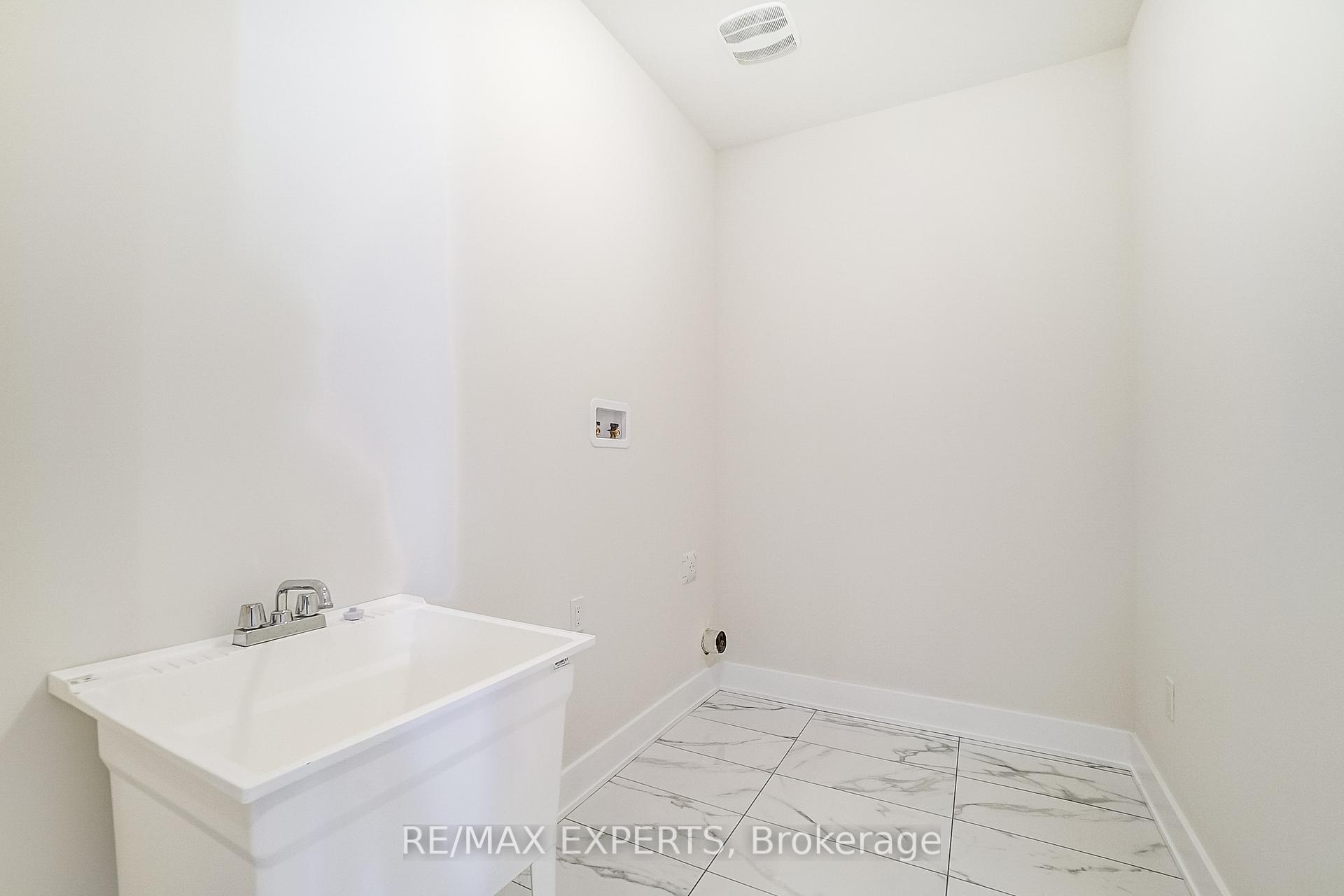 Photo 26 of 223 Factor Street, Vaughan, Kleinburg — HOMEH