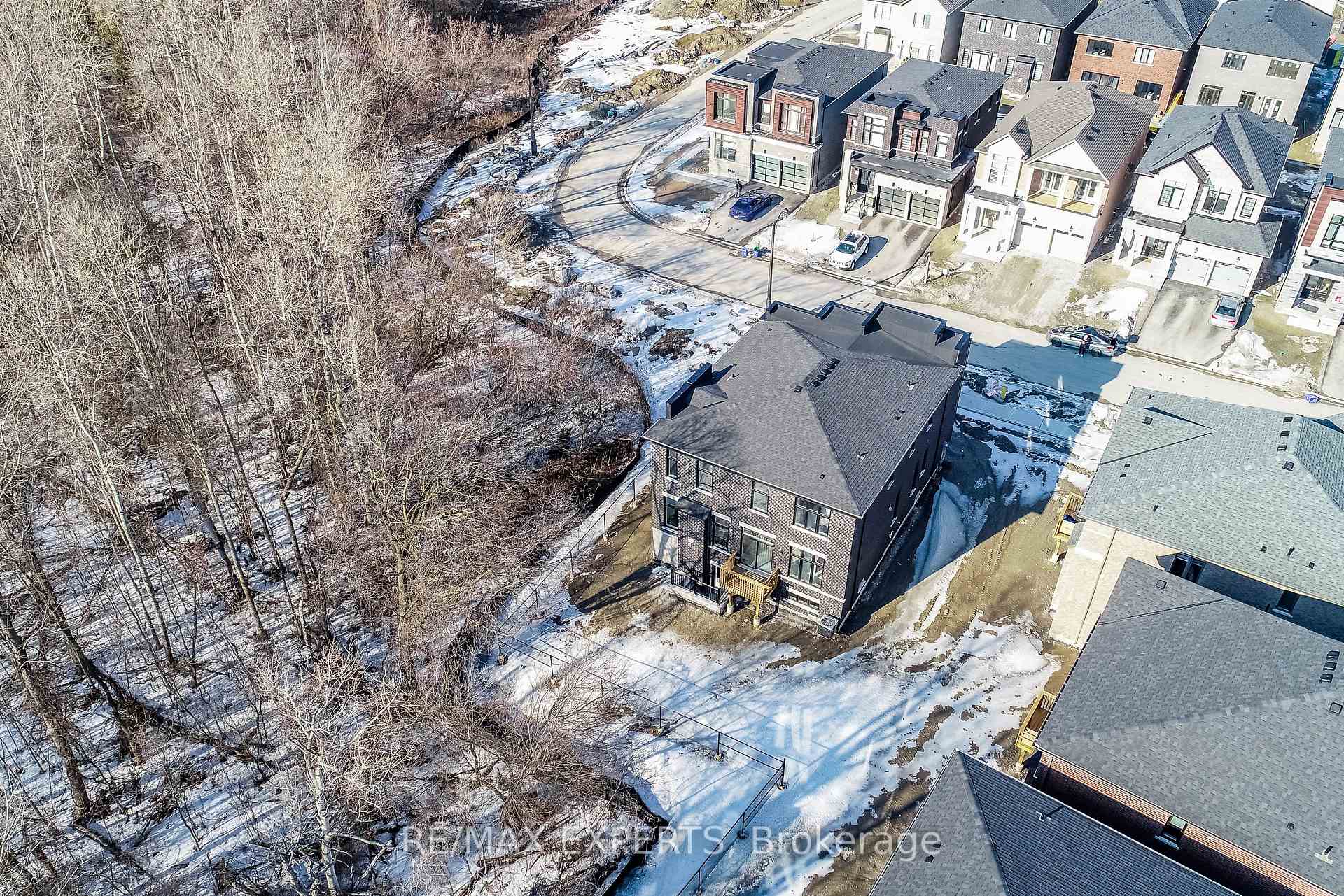 Photo 37 of 223 Factor Street, Vaughan, Kleinburg — HOMEH