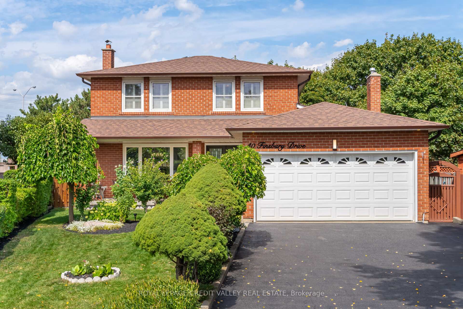 Photo 1 of 40 Finsbury Drive, Brampton, Southgate — HOMEH