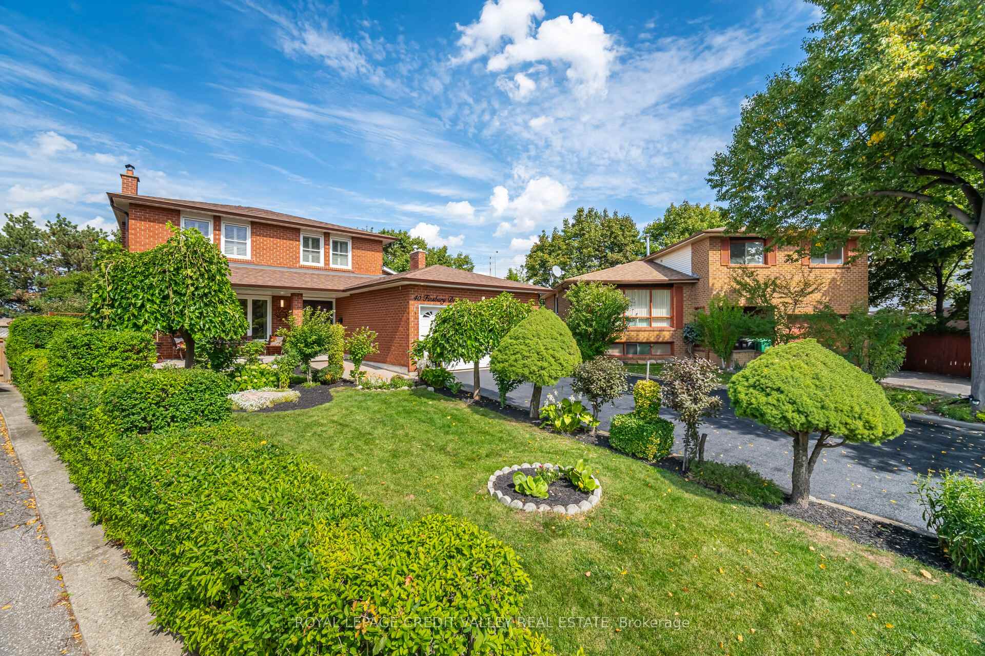 Photo 3 of 40 Finsbury Drive, Brampton, Southgate — HOMEH
