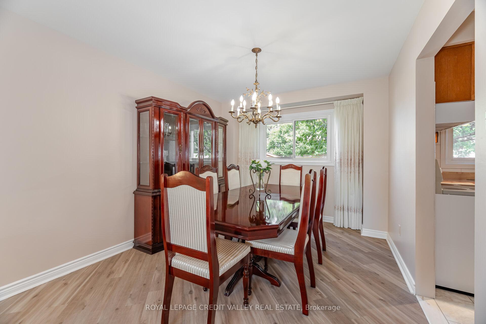 Photo 11 of 40 Finsbury Drive, Brampton, Southgate — HOMEH