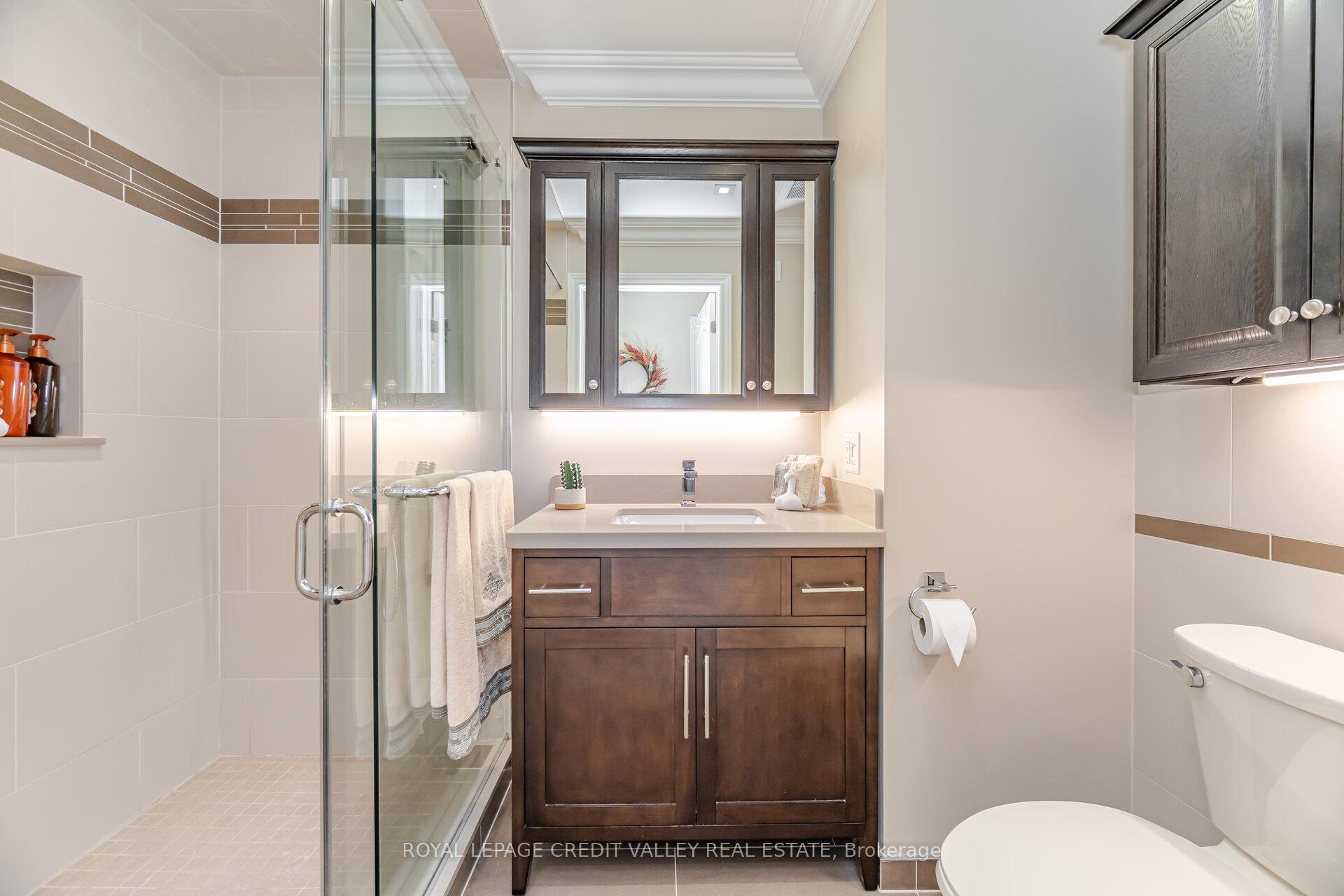 Photo 15 of 40 Finsbury Drive, Brampton, Southgate — HOMEH