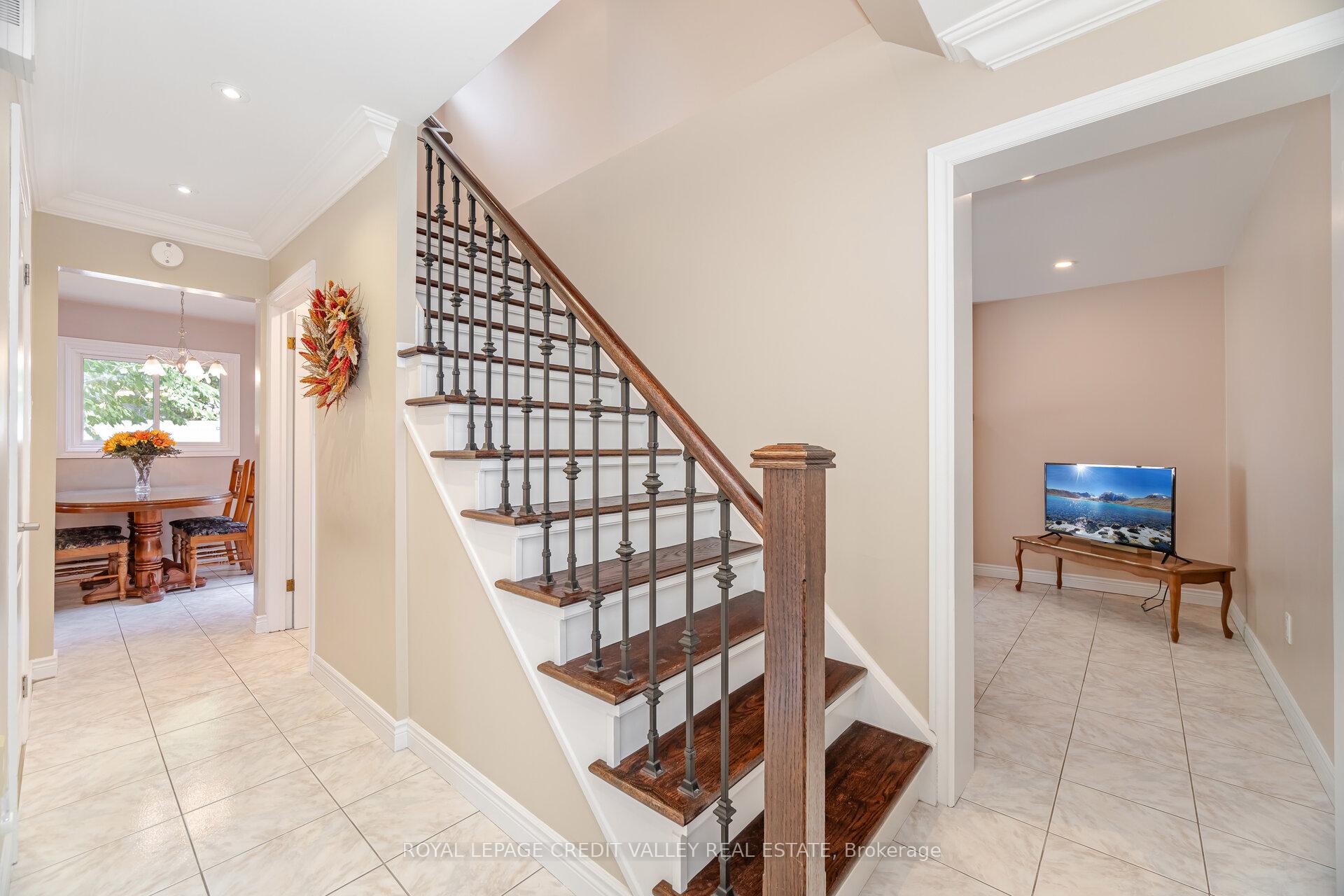 Photo 18 of 40 Finsbury Drive, Brampton, Southgate — HOMEH