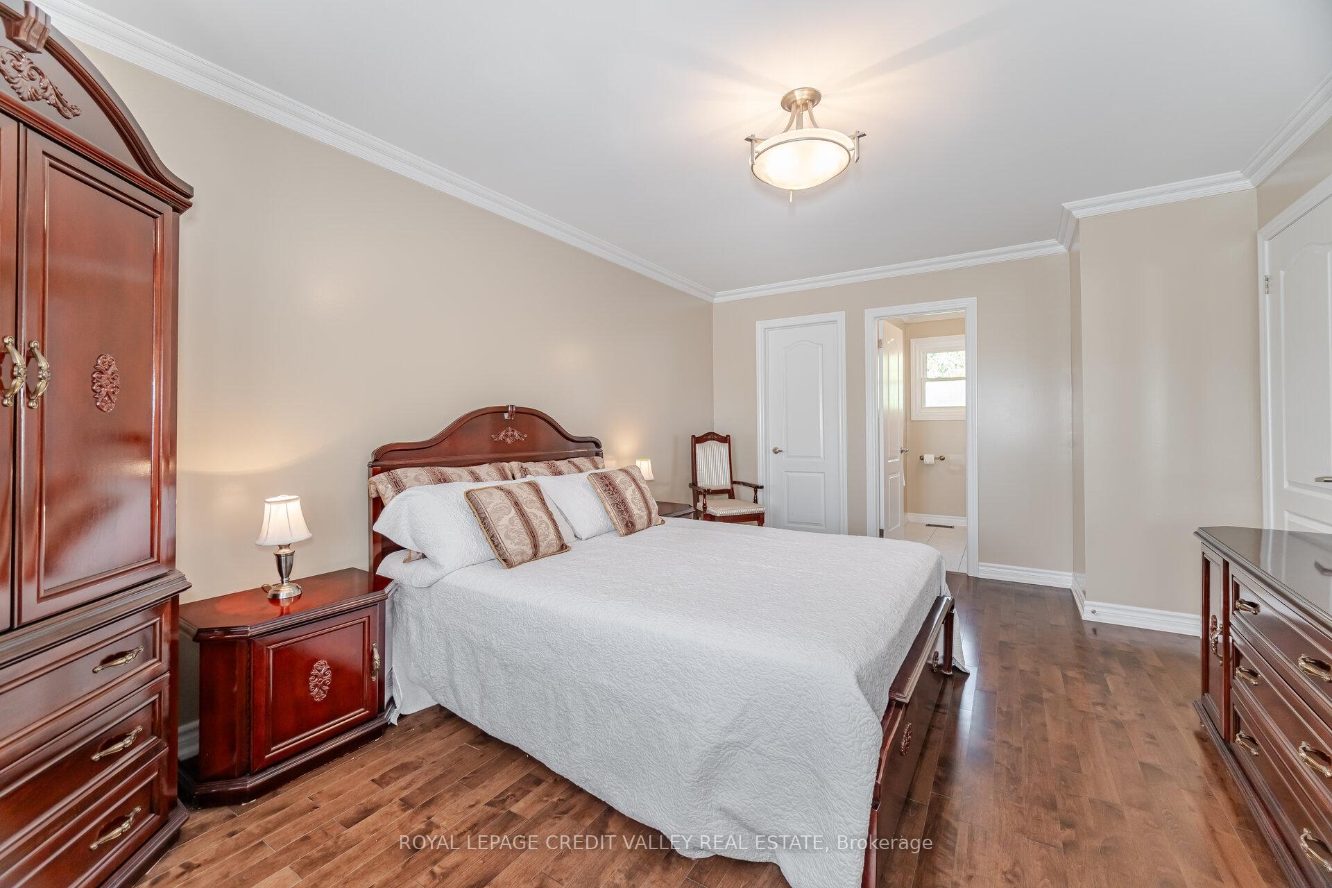 Photo 20 of 40 Finsbury Drive, Brampton, Southgate — HOMEH