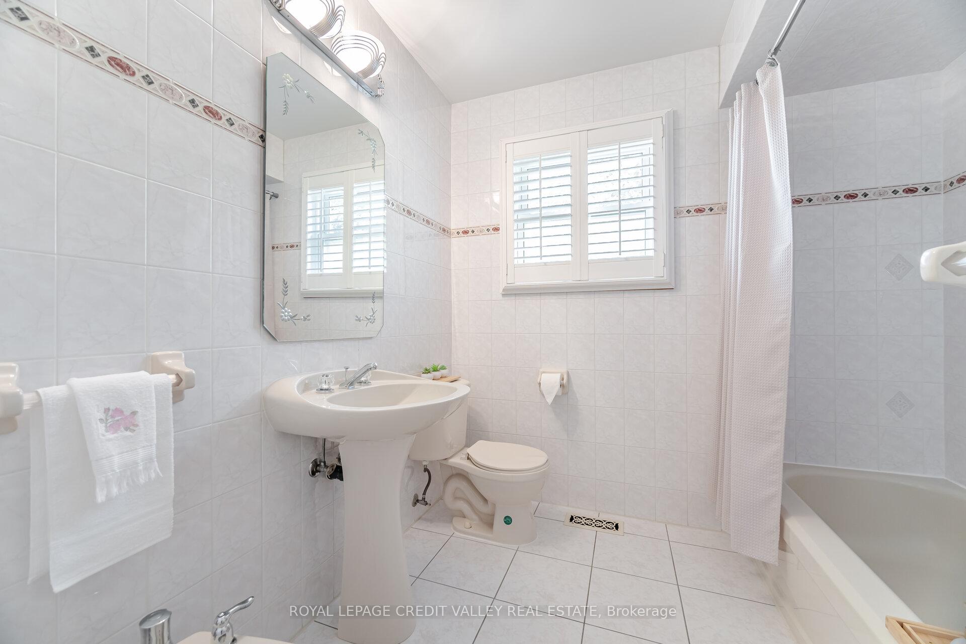 Photo 26 of 40 Finsbury Drive, Brampton, Southgate — HOMEH