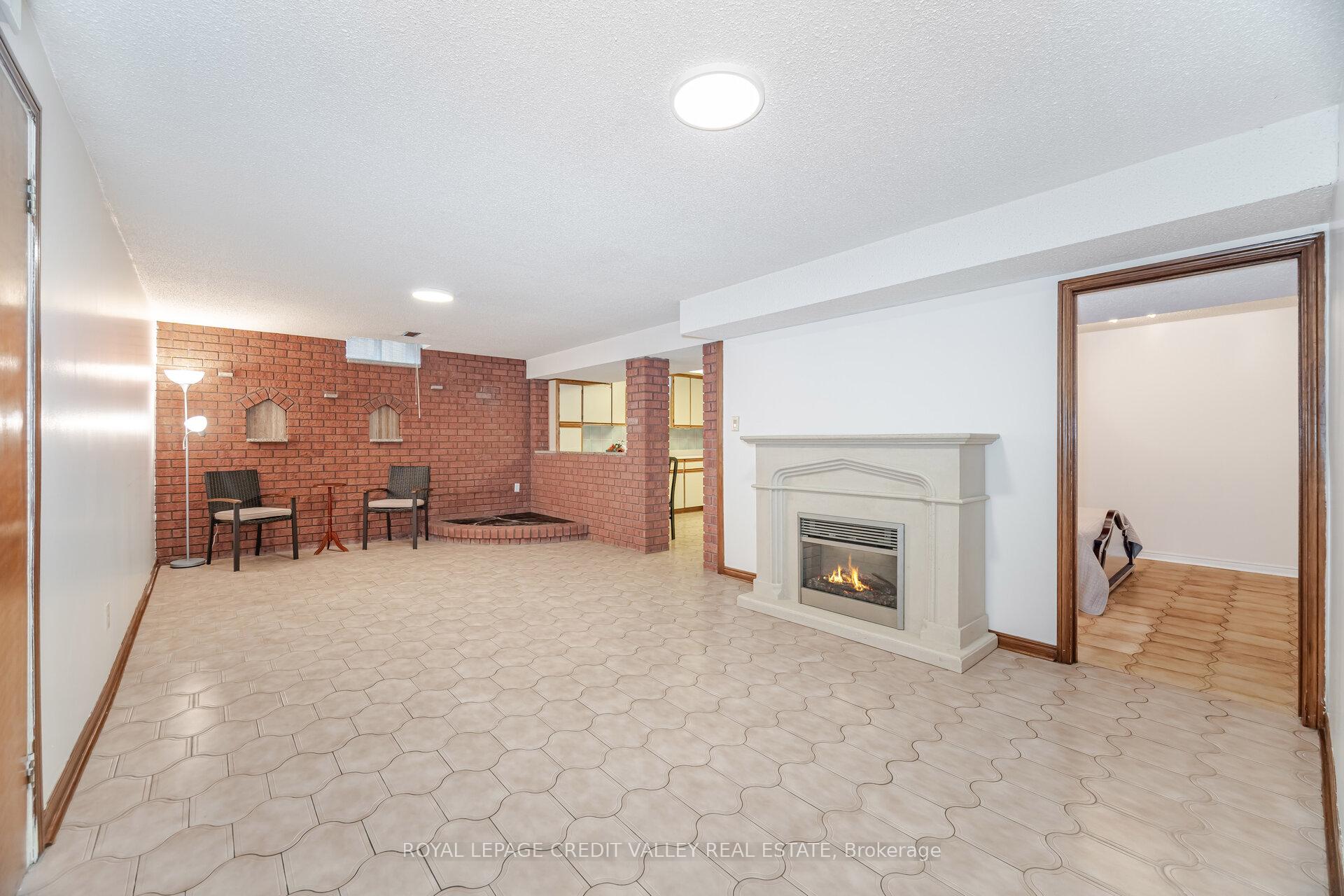 Photo 28 of 40 Finsbury Drive, Brampton, Southgate — HOMEH
