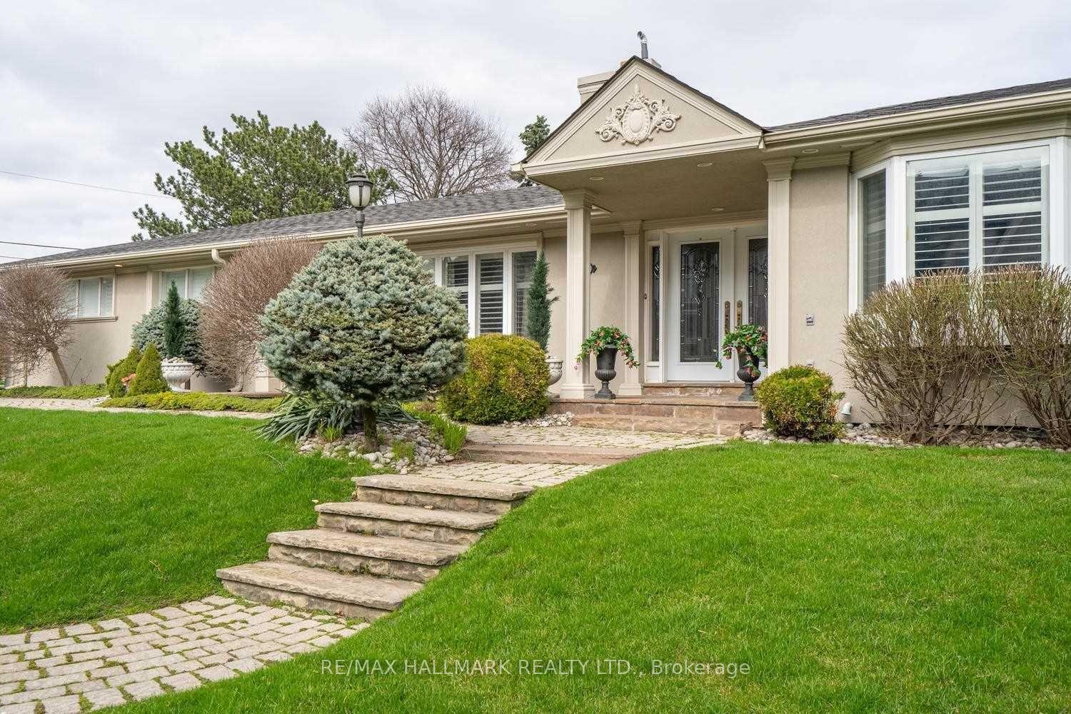 Photo 2 of 15 Shasta Drive, Vaughan, Uplands — HOMEH