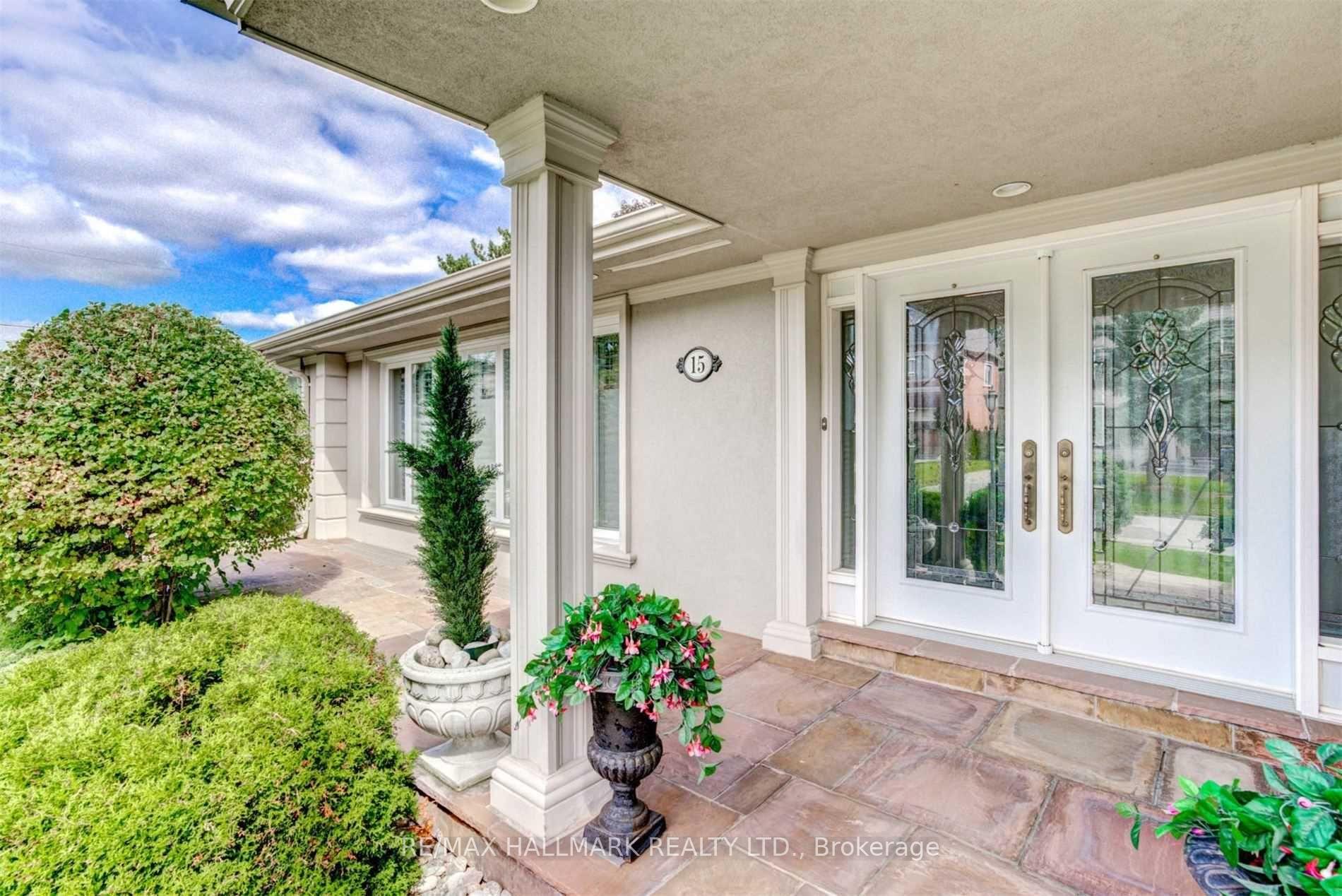Photo 3 of 15 Shasta Drive, Vaughan, Uplands — HOMEH