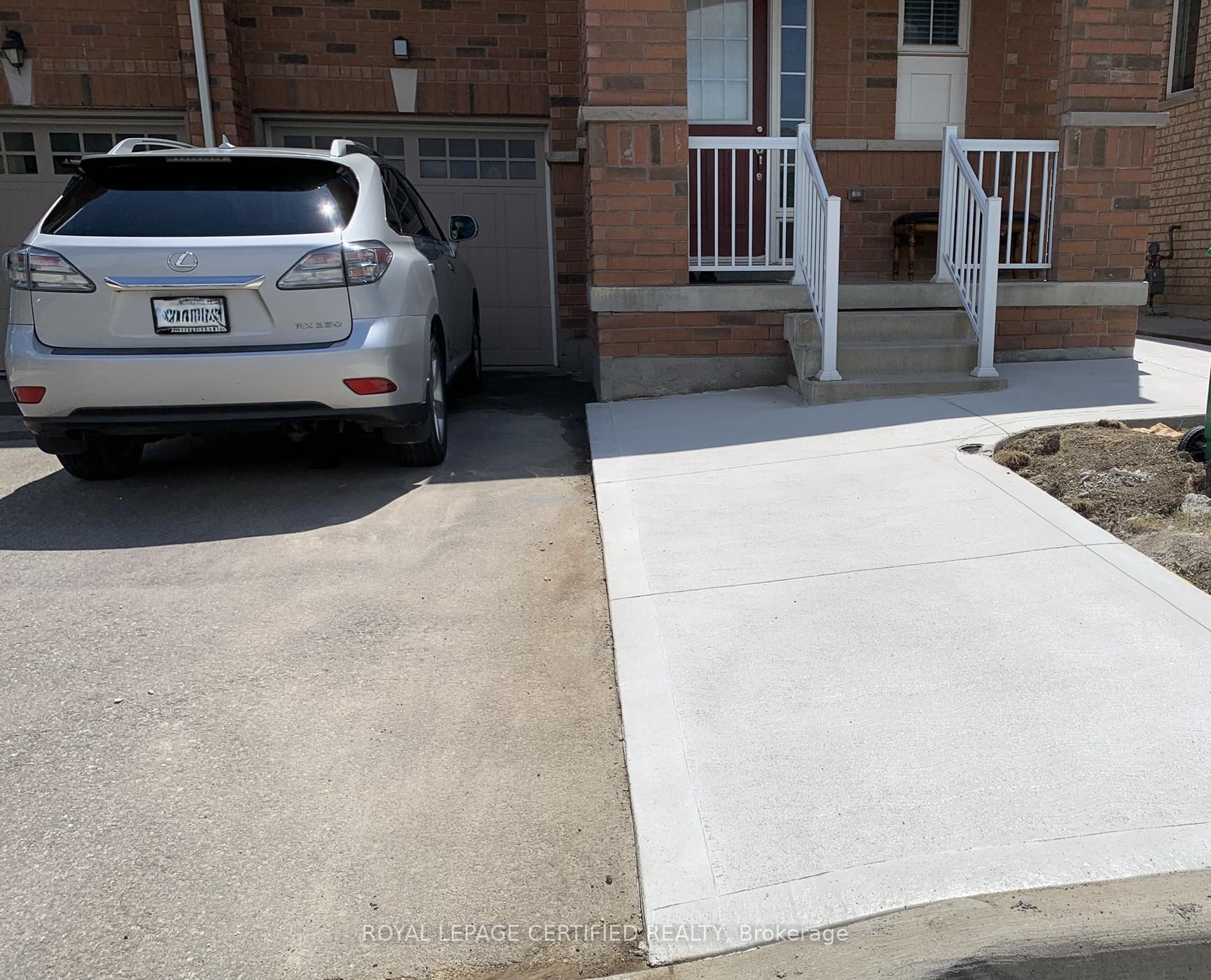 Photo 2 of Unit Basement, 69 Vezna Crescent, Brampton, Credit Valley — HOMEH