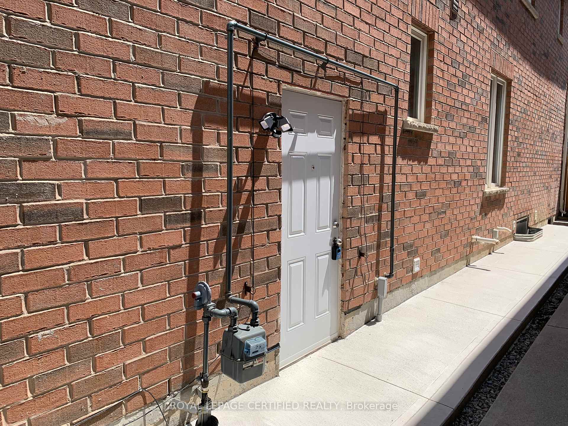Photo 4 of Unit Basement, 69 Vezna Crescent, Brampton, Credit Valley — HOMEH