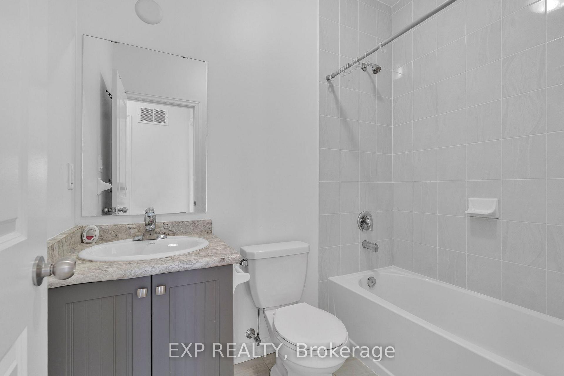 Photo 16 of 96 Fruitvale Circle, Brampton, Northwest Brampton — HOMEH