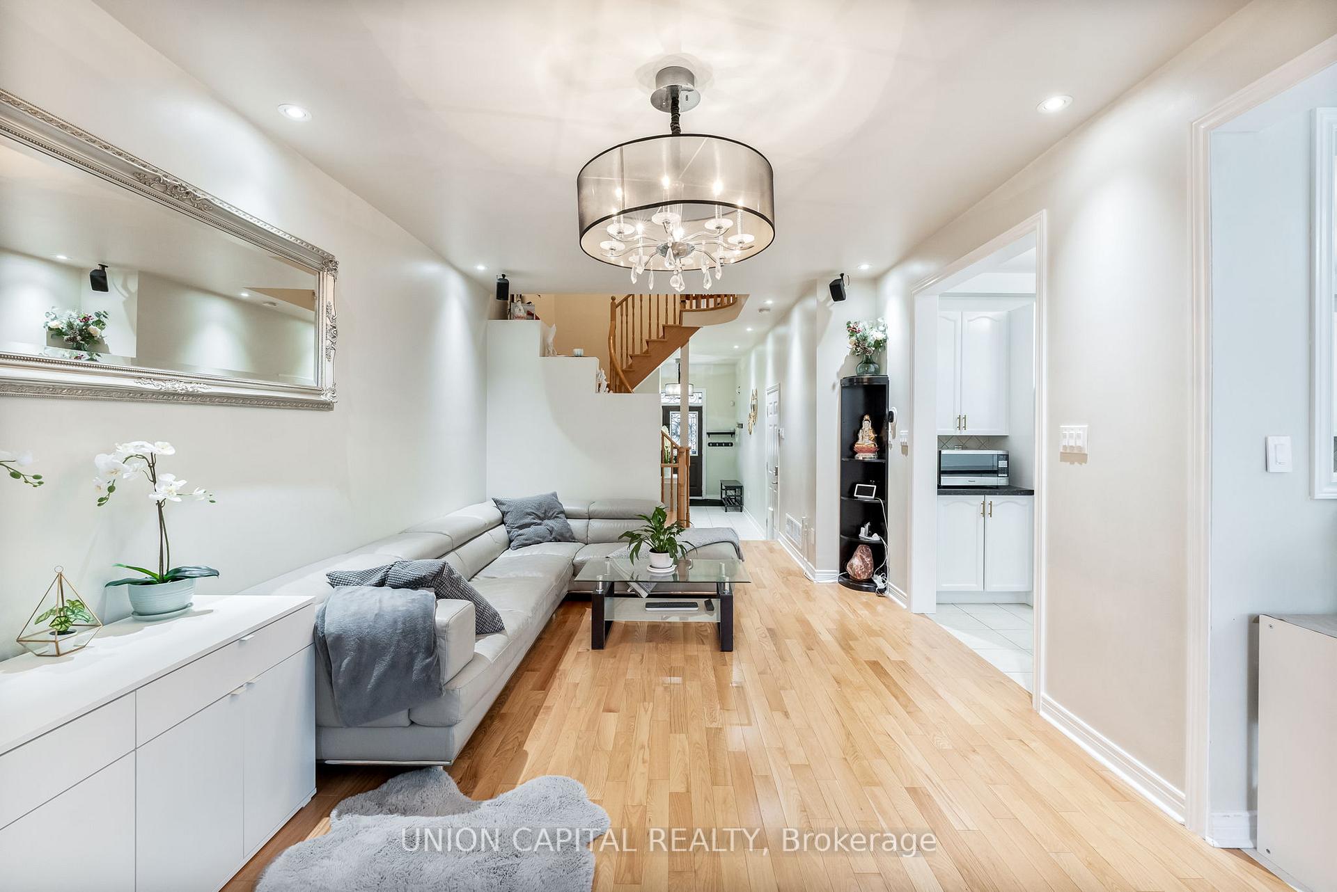 Photo 5 of 53 Redtail Drive, Vaughan, Vellore Village — HOMEH