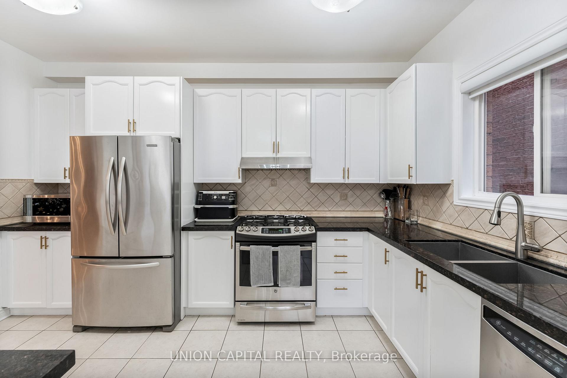 Photo 8 of 53 Redtail Drive, Vaughan, Vellore Village — HOMEH