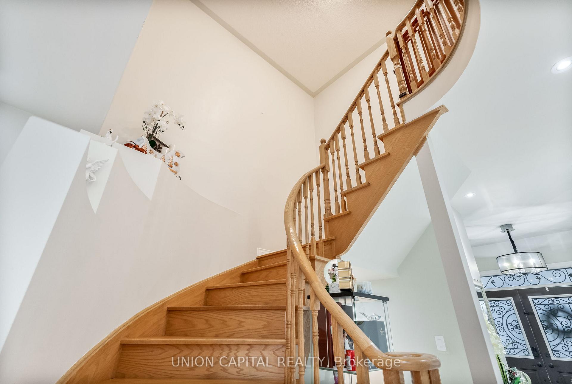 Photo 14 of 53 Redtail Drive, Vaughan, Vellore Village — HOMEH