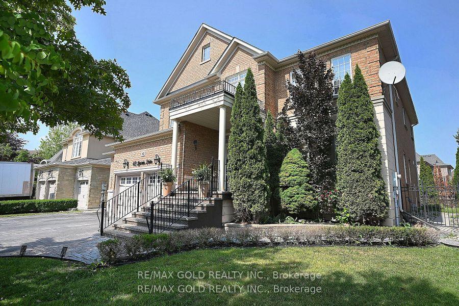 Photo 3 of 42 Louvain Drive, Brampton, Vales of Castlemore North — HOMEH