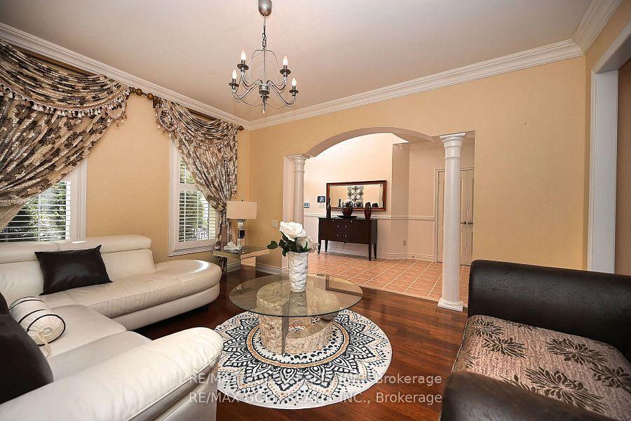 Photo 9 of 42 Louvain Drive, Brampton, Vales of Castlemore North — HOMEH