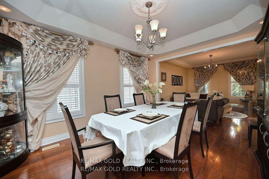 Photo 11 of 42 Louvain Drive, Brampton, Vales of Castlemore North — HOMEH