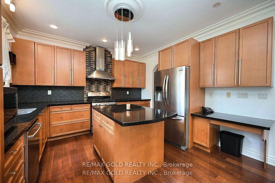 Photo 13 of 42 Louvain Drive, Brampton, Vales of Castlemore North — HOMEH