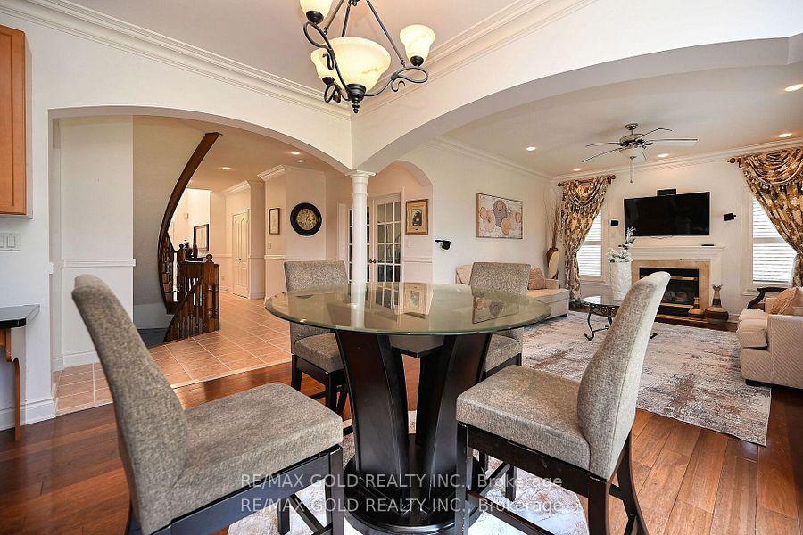 Photo 18 of 42 Louvain Drive, Brampton, Vales of Castlemore North — HOMEH