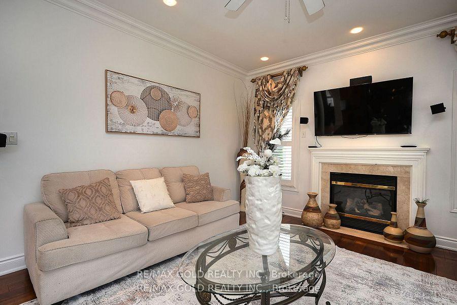 Photo 22 of 42 Louvain Drive, Brampton, Vales of Castlemore North — HOMEH