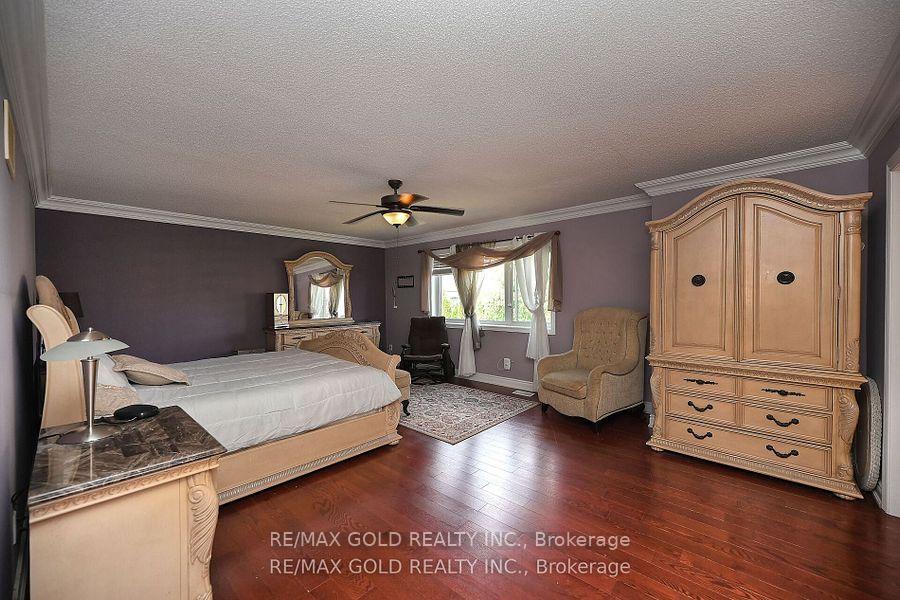 Photo 28 of 42 Louvain Drive, Brampton, Vales of Castlemore North — HOMEH