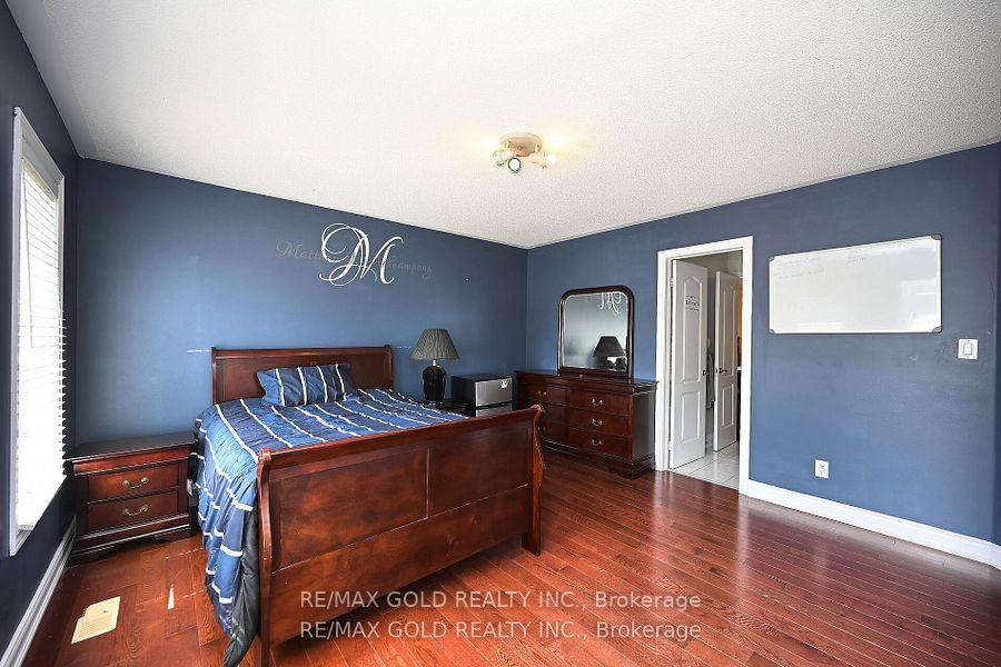 Photo 36 of 42 Louvain Drive, Brampton, Vales of Castlemore North — HOMEH