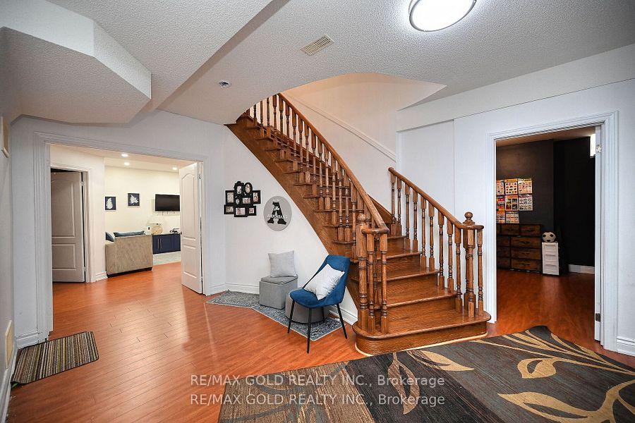 Photo 41 of 42 Louvain Drive, Brampton, Vales of Castlemore North — HOMEH