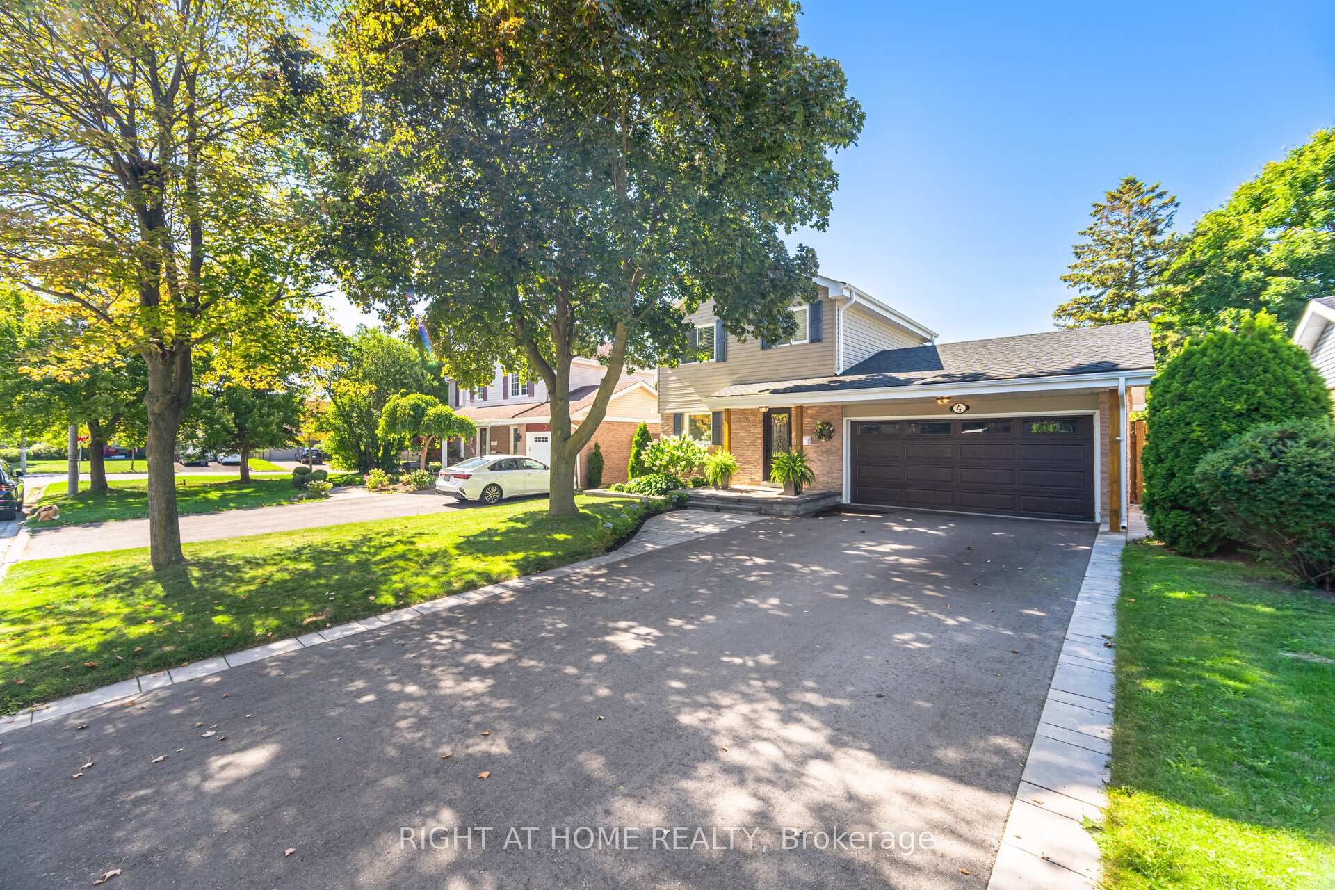 Photo 4 of 4 Cantrill Court, Brampton, Heart Lake West — HOMEH