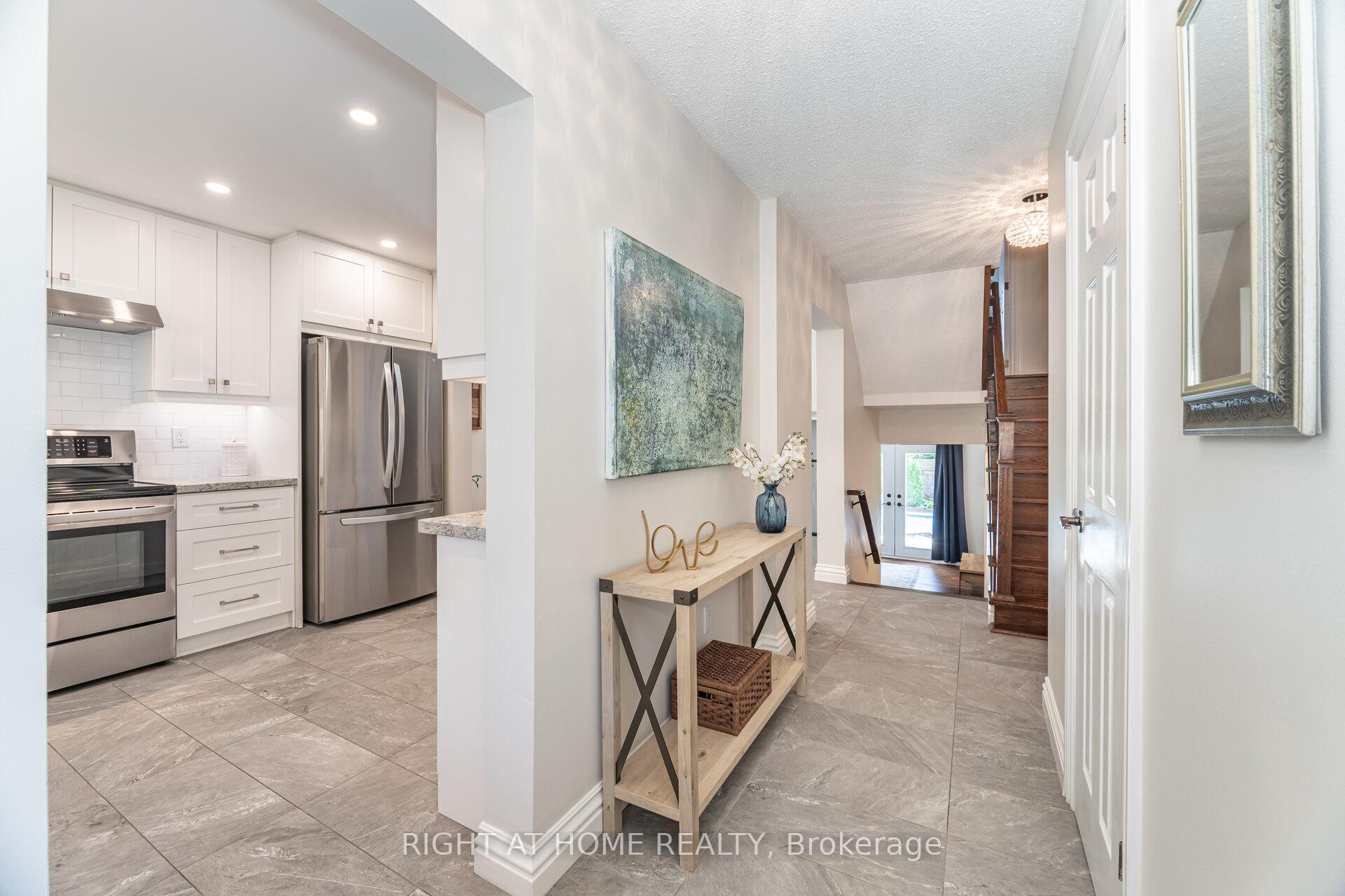 Photo 6 of 4 Cantrill Court, Brampton, Heart Lake West — HOMEH